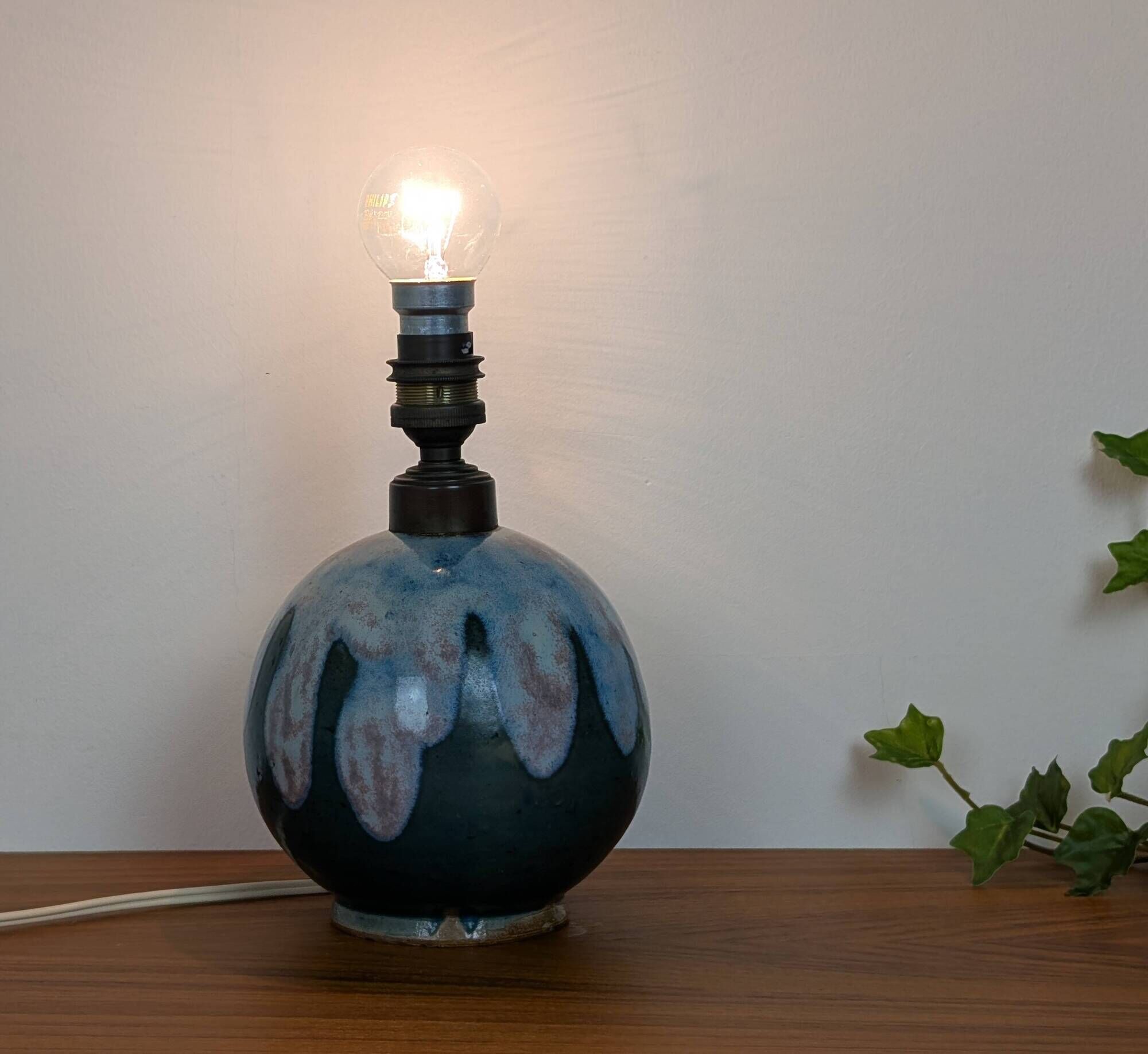 Ceramic lamp base
