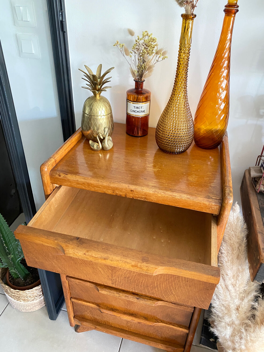Vintage chest of drawers
