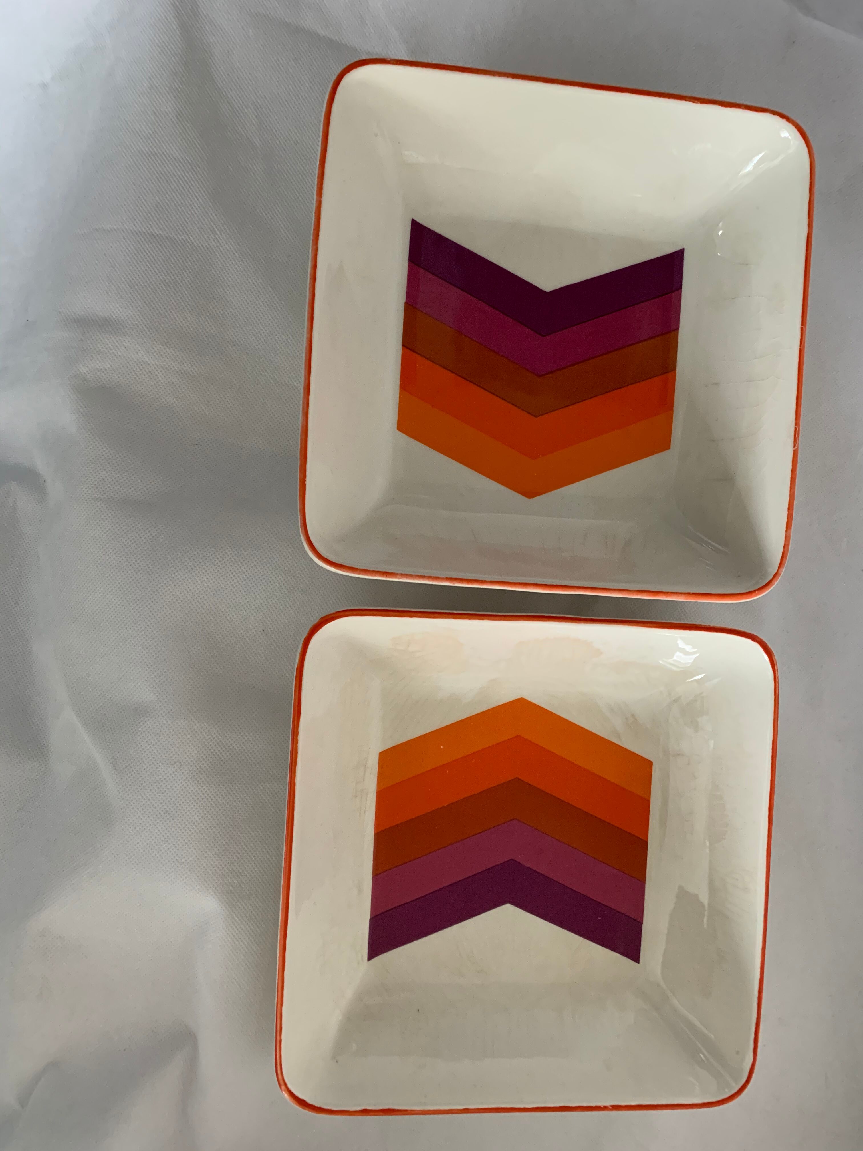 Lot of 2 bowls and 4 dishes or plates Gien model arrows 1970