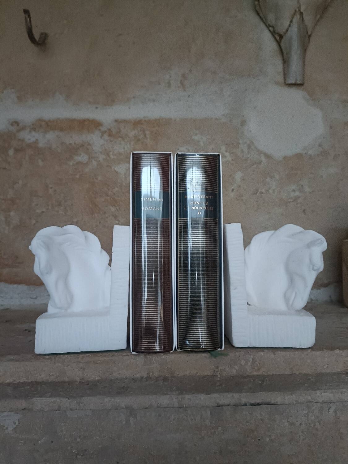 Pair of horse head bookends