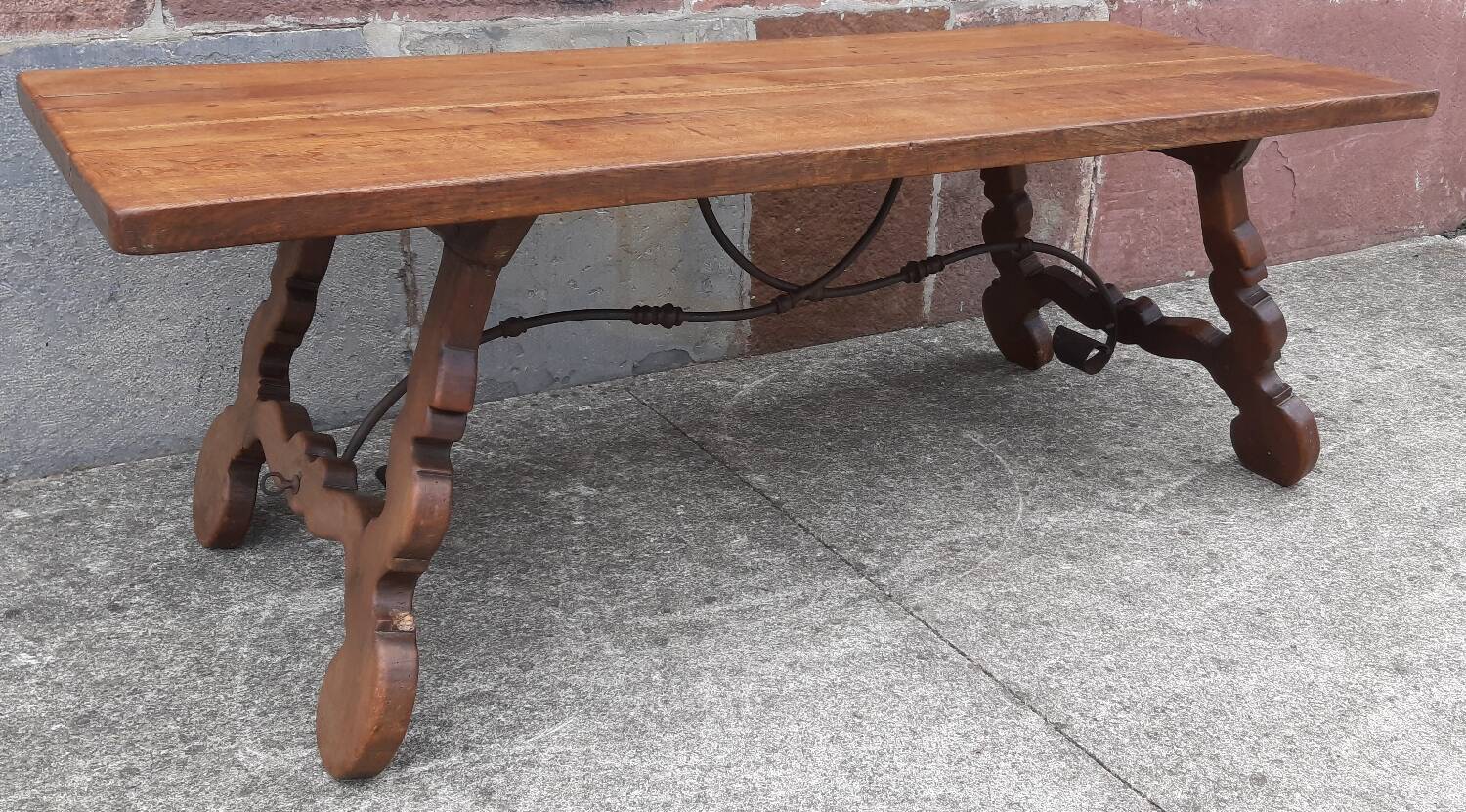 Spanish table with oak lyre legs (19th century)