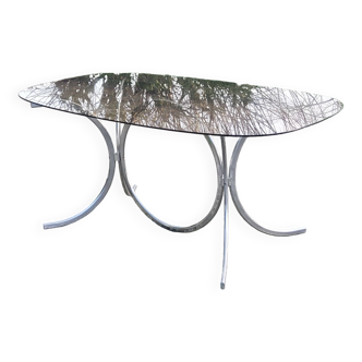 Table design des années 70, plateau verre fumé piètement chromé