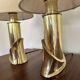 2 bedside lamps