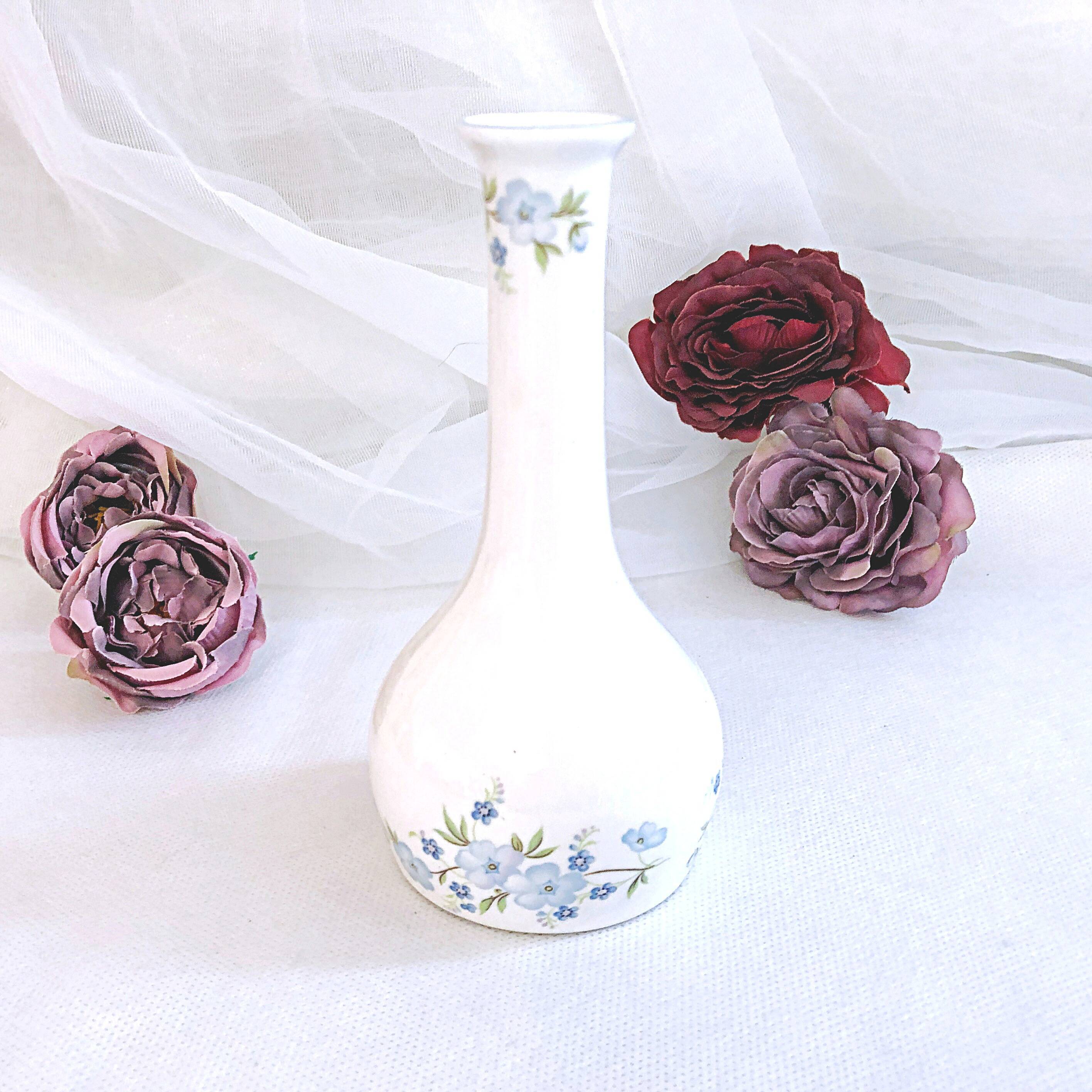 Fine porcelain soliflore vase with floral decoration England Staffordshire