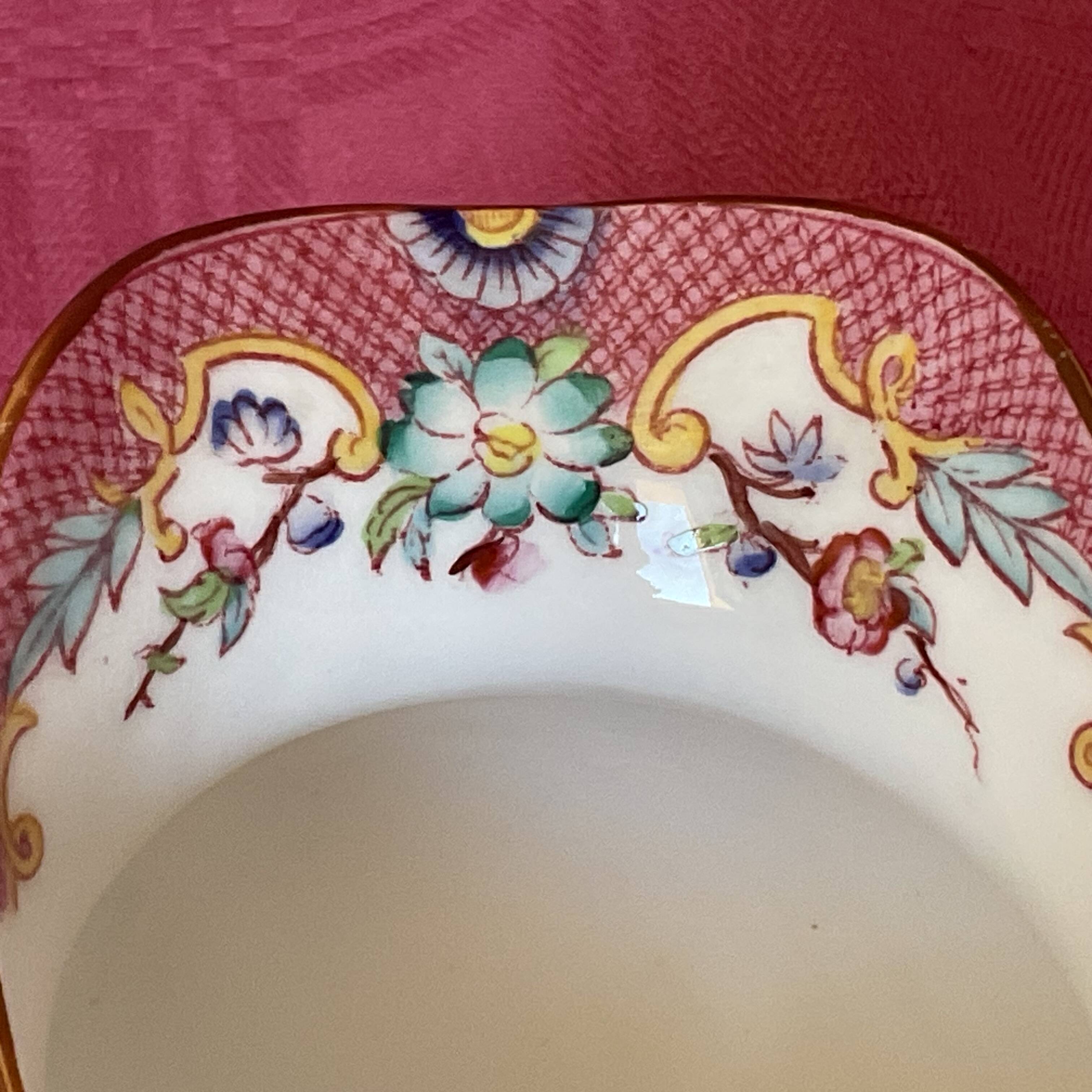 Pot à lait , Sarreguemines modèle Minton 19 siècle