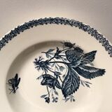 Hollow plate decor insects and strawberries, Manufacture Choisy the King, Iron Land, H Boulenger - Co.