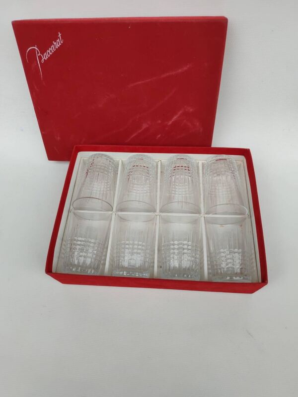Coffret de 8 gobelets en cristal de baccarat, Modèle nancy.