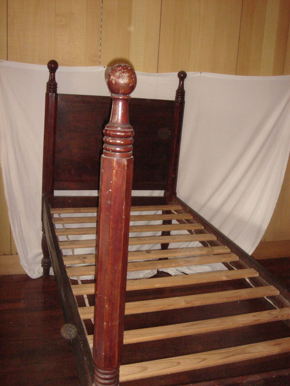 Cuban mahogany canopy bed