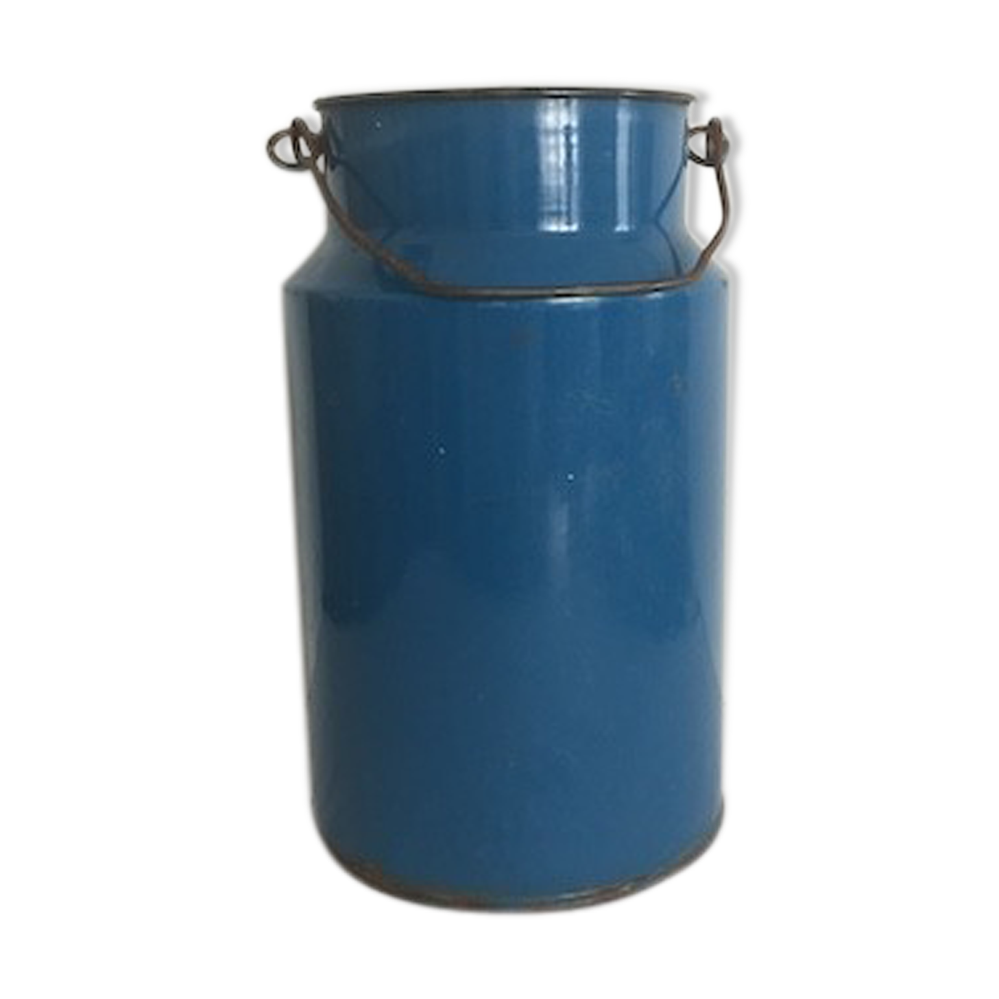 Enamelled blue pot