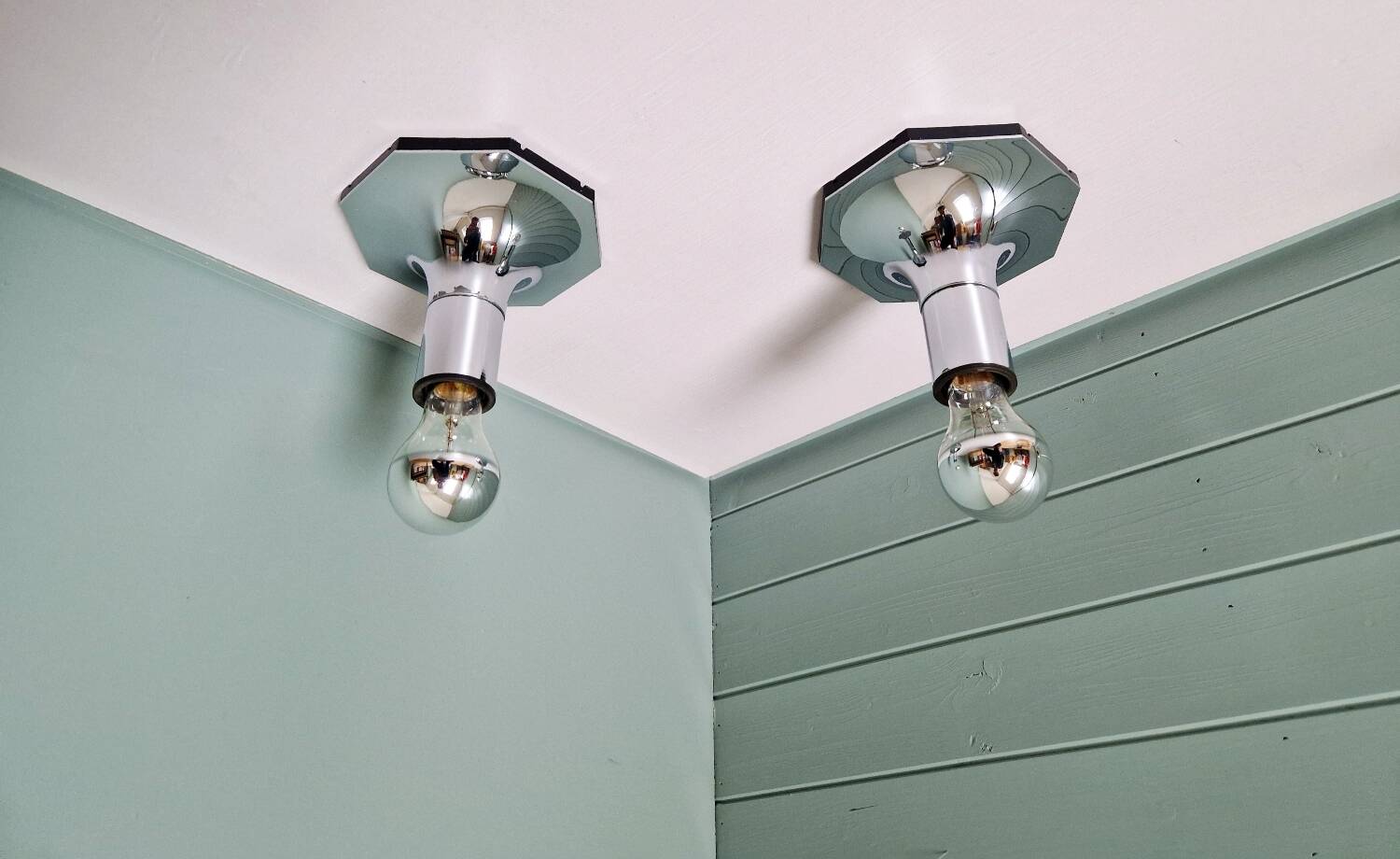 Pair of wall sconces/spotlights in chrome metal, Motoko Ishii