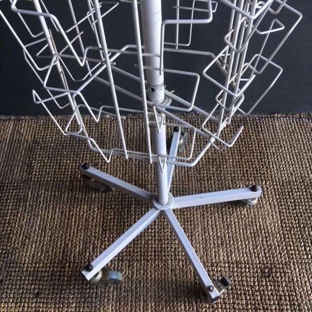 Vintage photo holder with turnstile