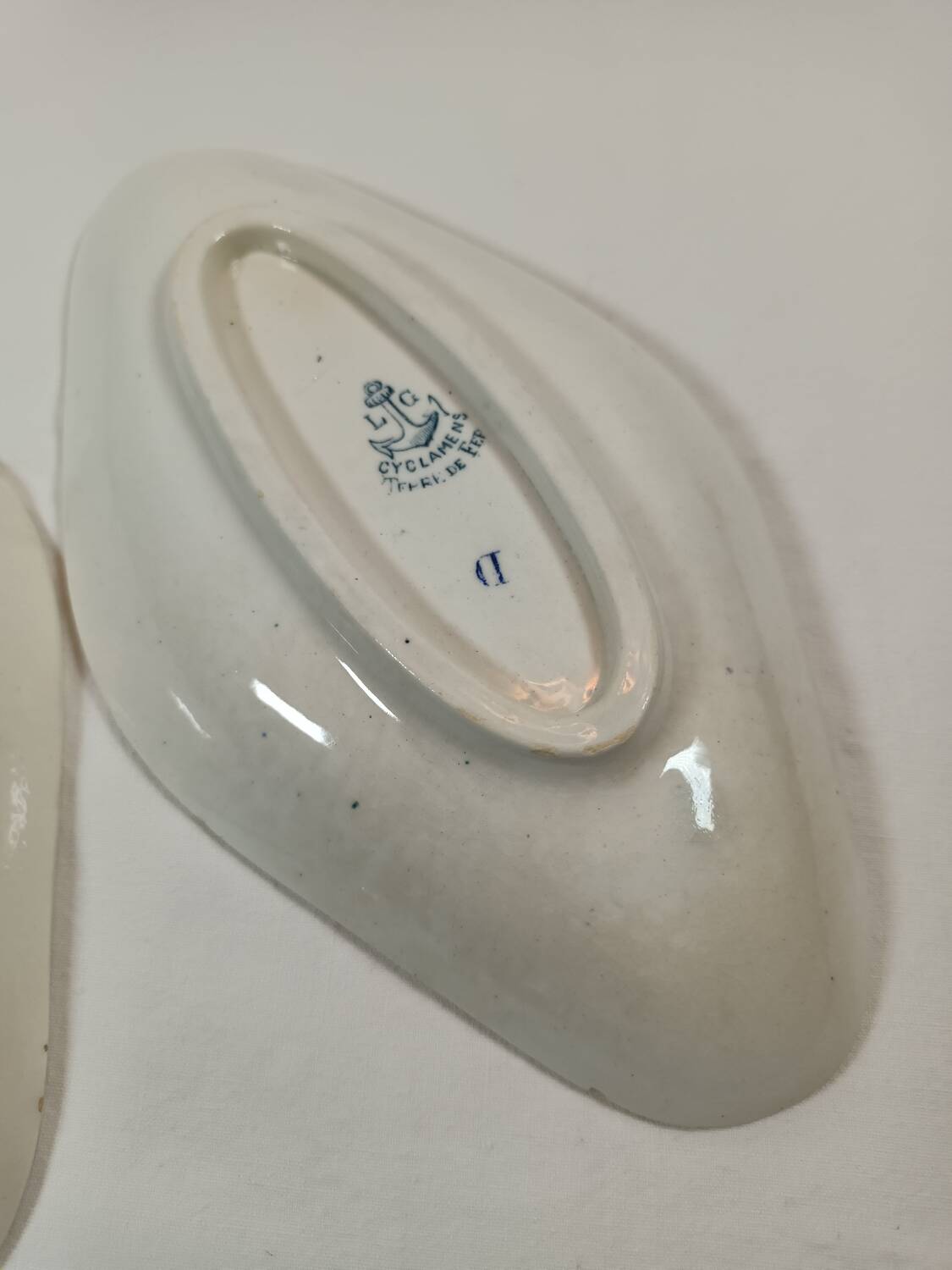 Antique Terre de Fer raviers