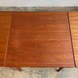 Scandinavian table with extensions
