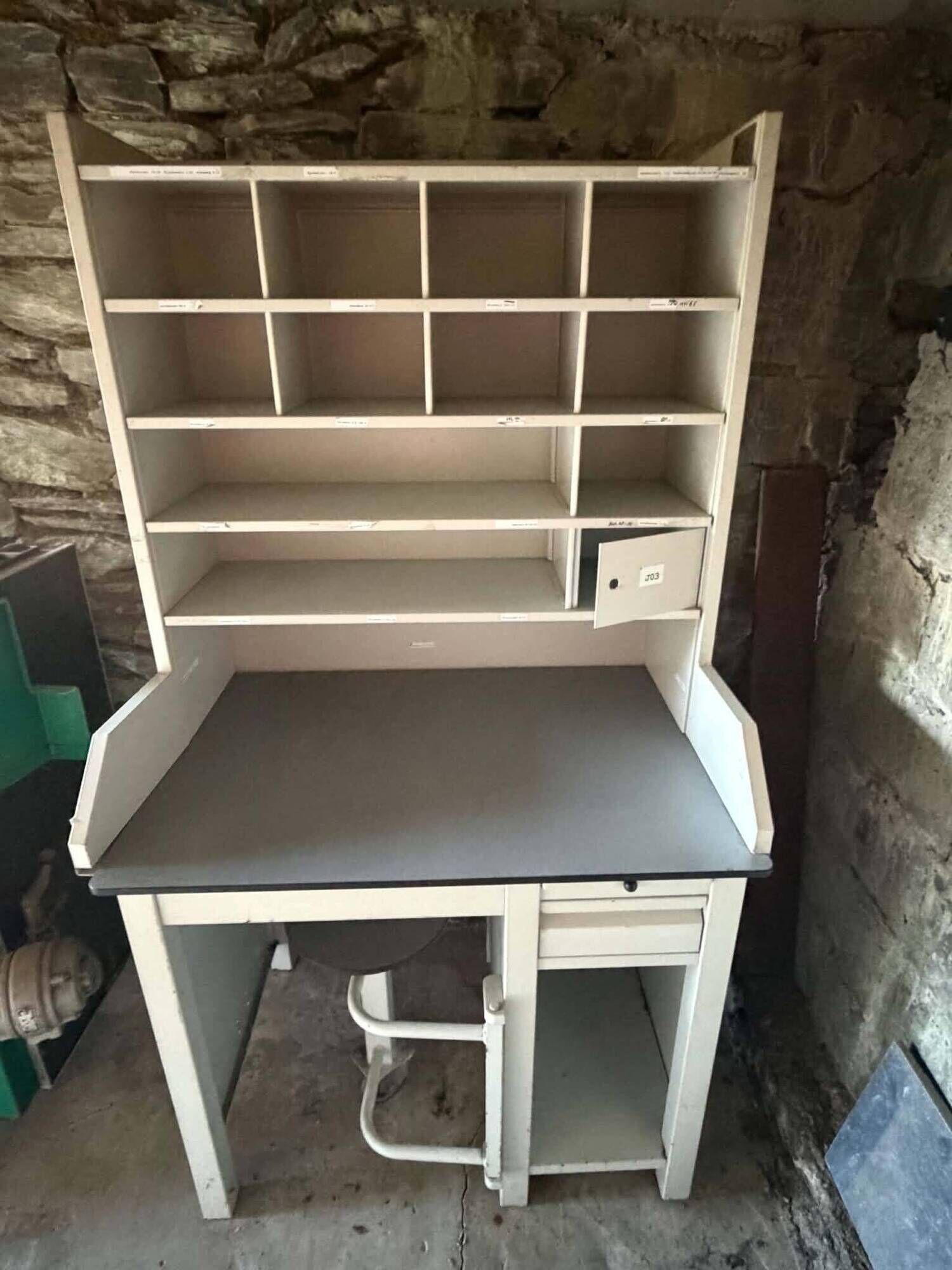Bureau tri postal vintage belge