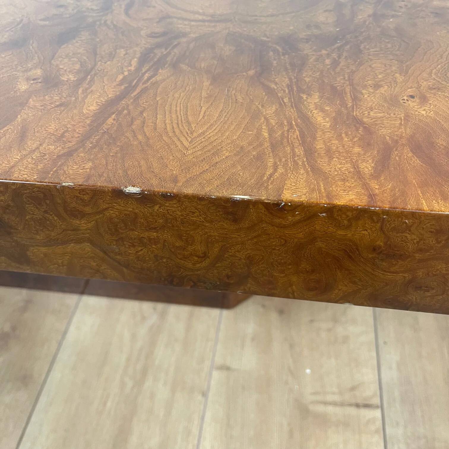 Art Deco coffee table in burl wood – 1930s/1940s