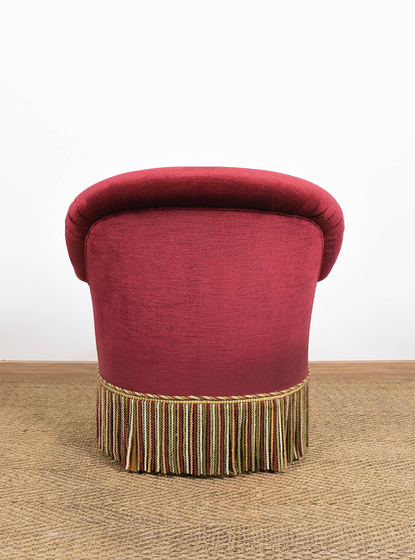Sofa and pair of toad armchairs in red velvet.