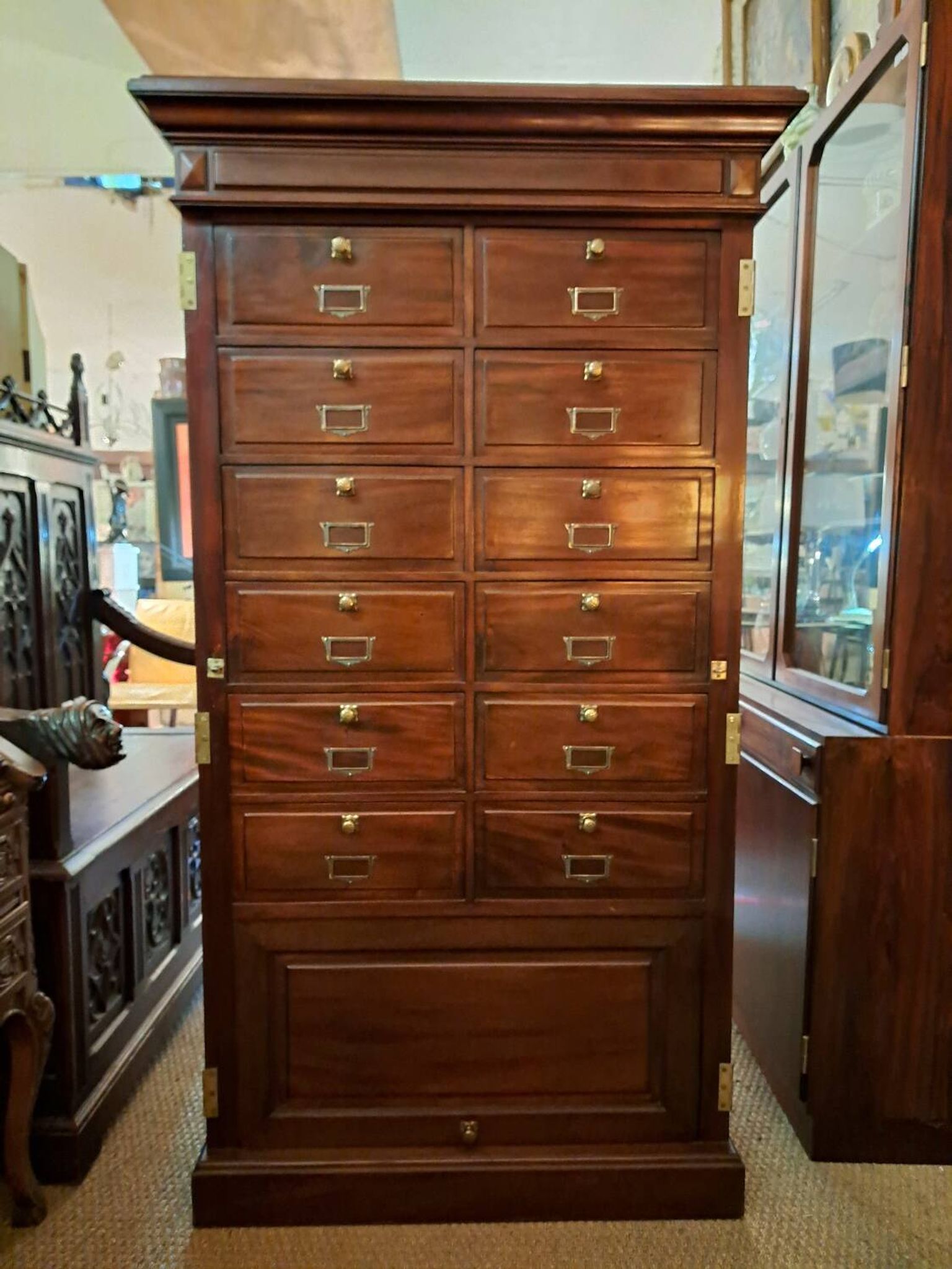 Meuble de notaire à clapets en acajou