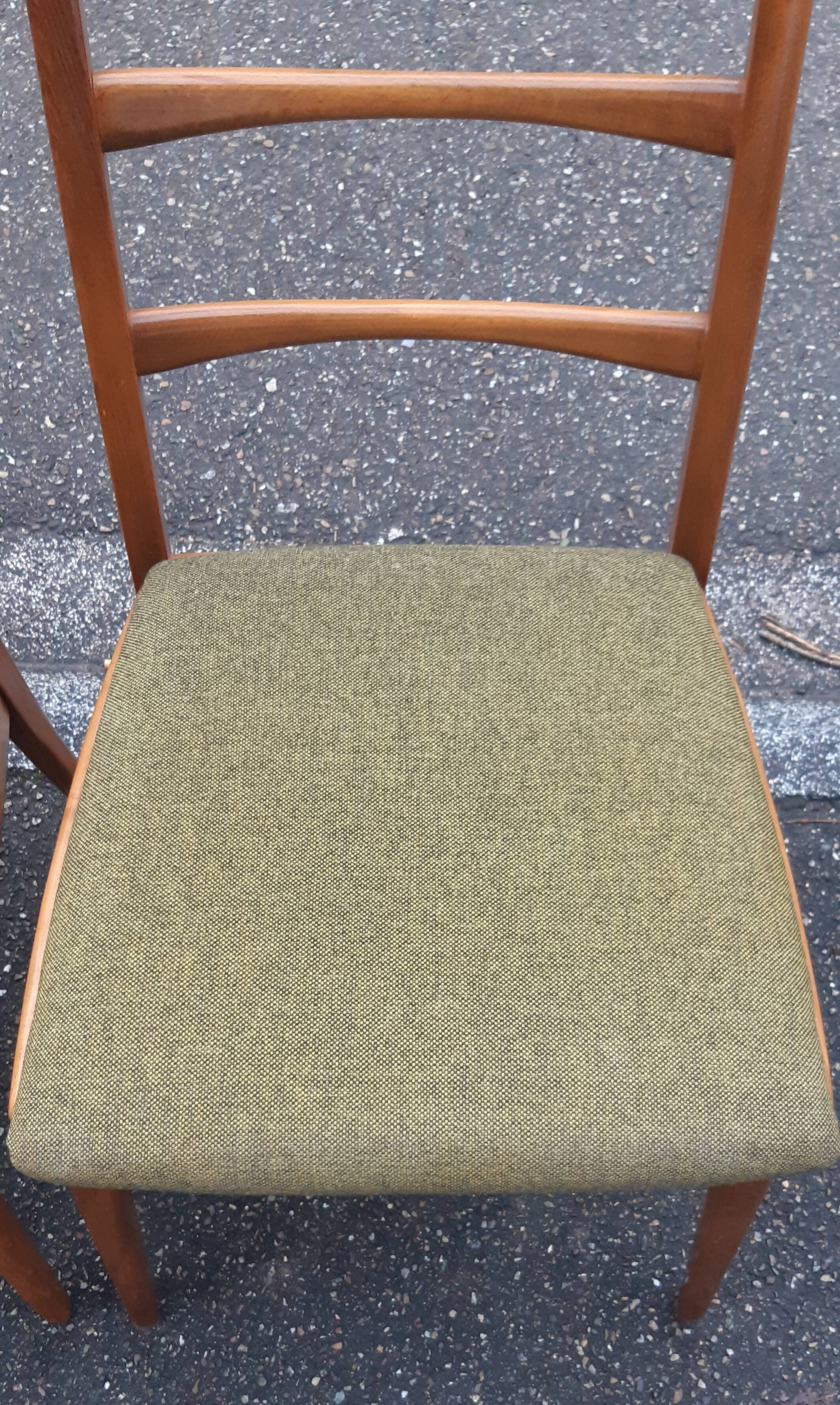 Set of 5 vintage chairs