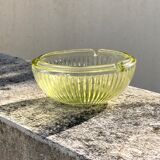 Cendrier en verre moulé