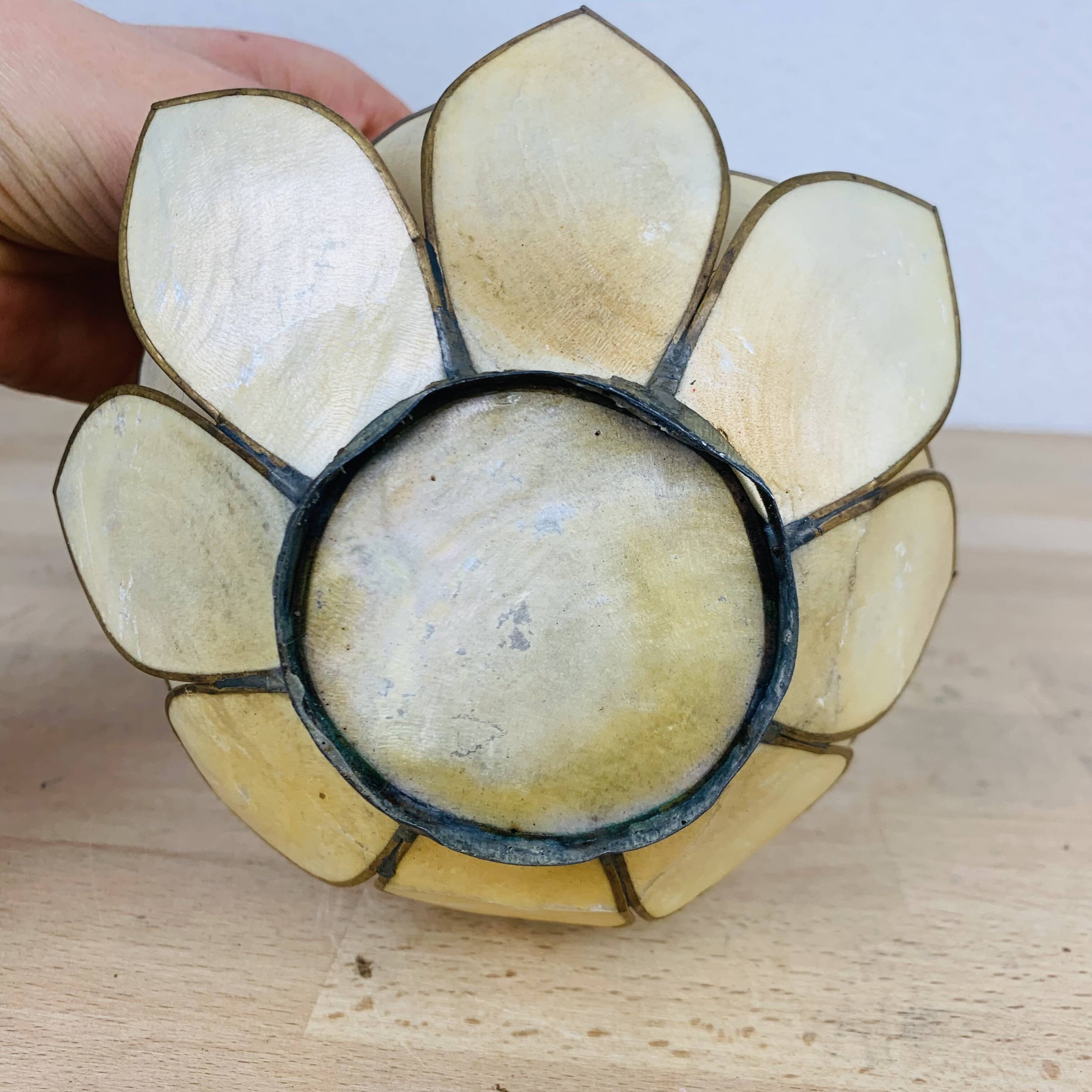 Mother-of-pearl lotus flower candle holder