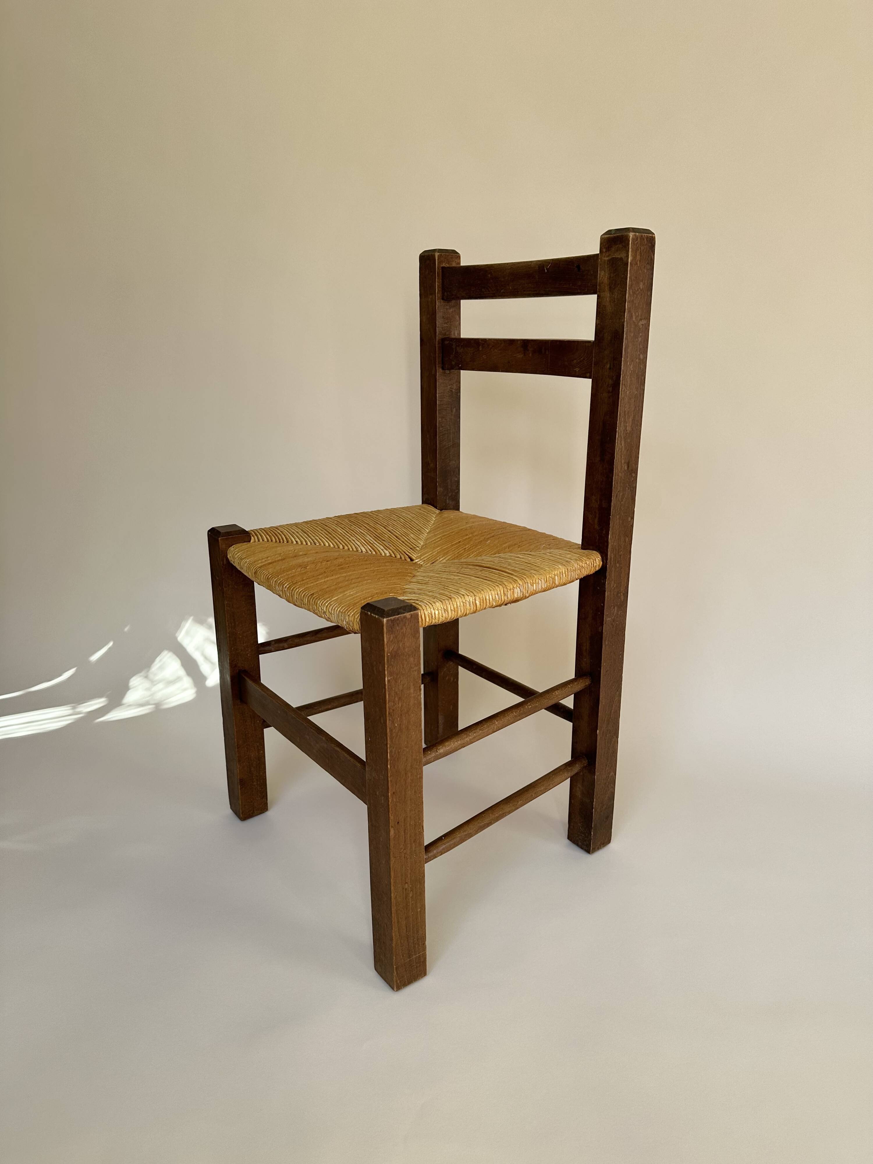 Set de quatre chaises paysannes paillées