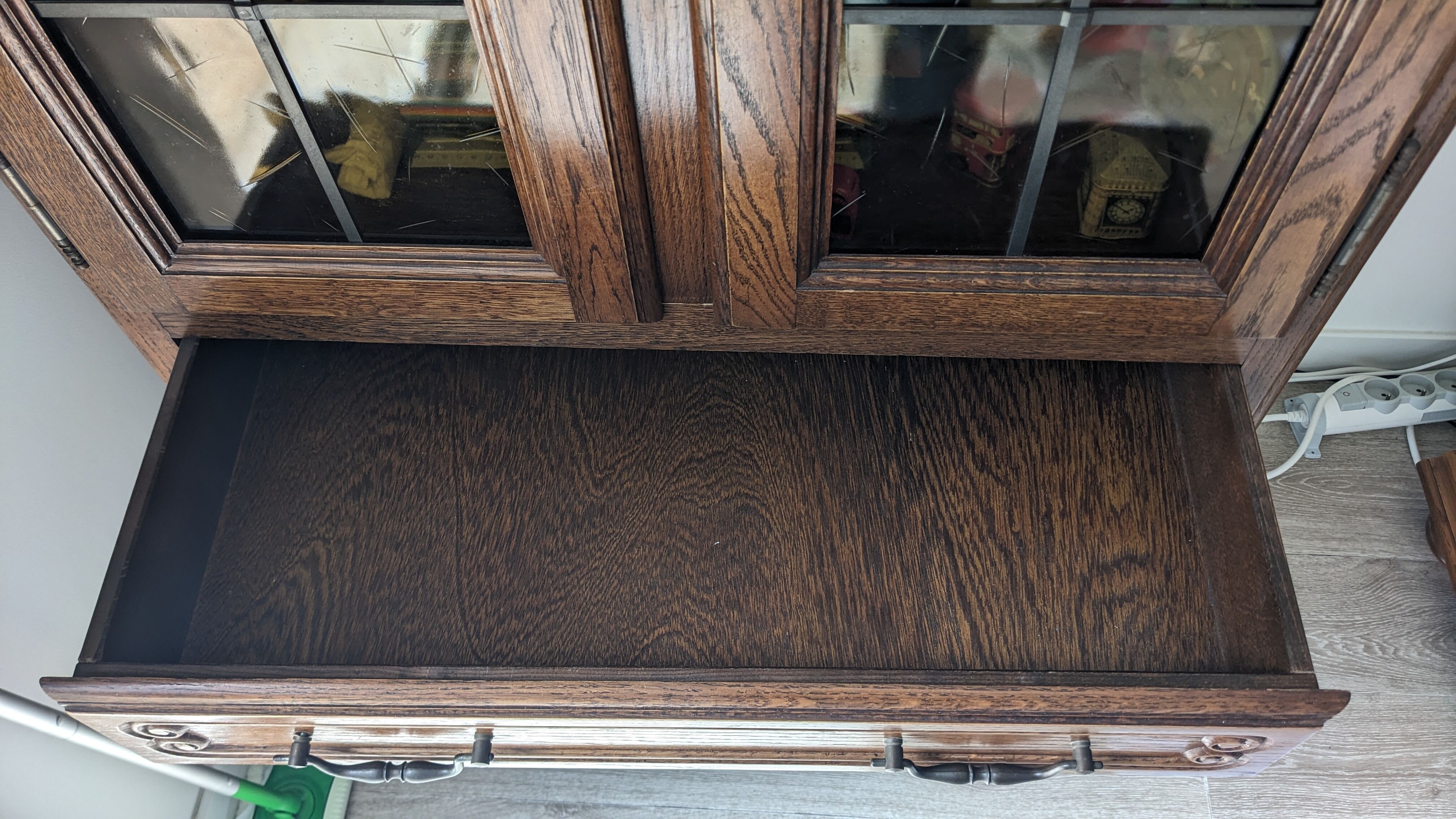 Vaisselier, meuble de rangement