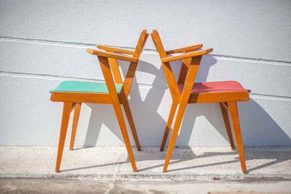 paire de chaises bois et skaï des années 50, chaises vintage, chaise avec accoudoirs, rétro