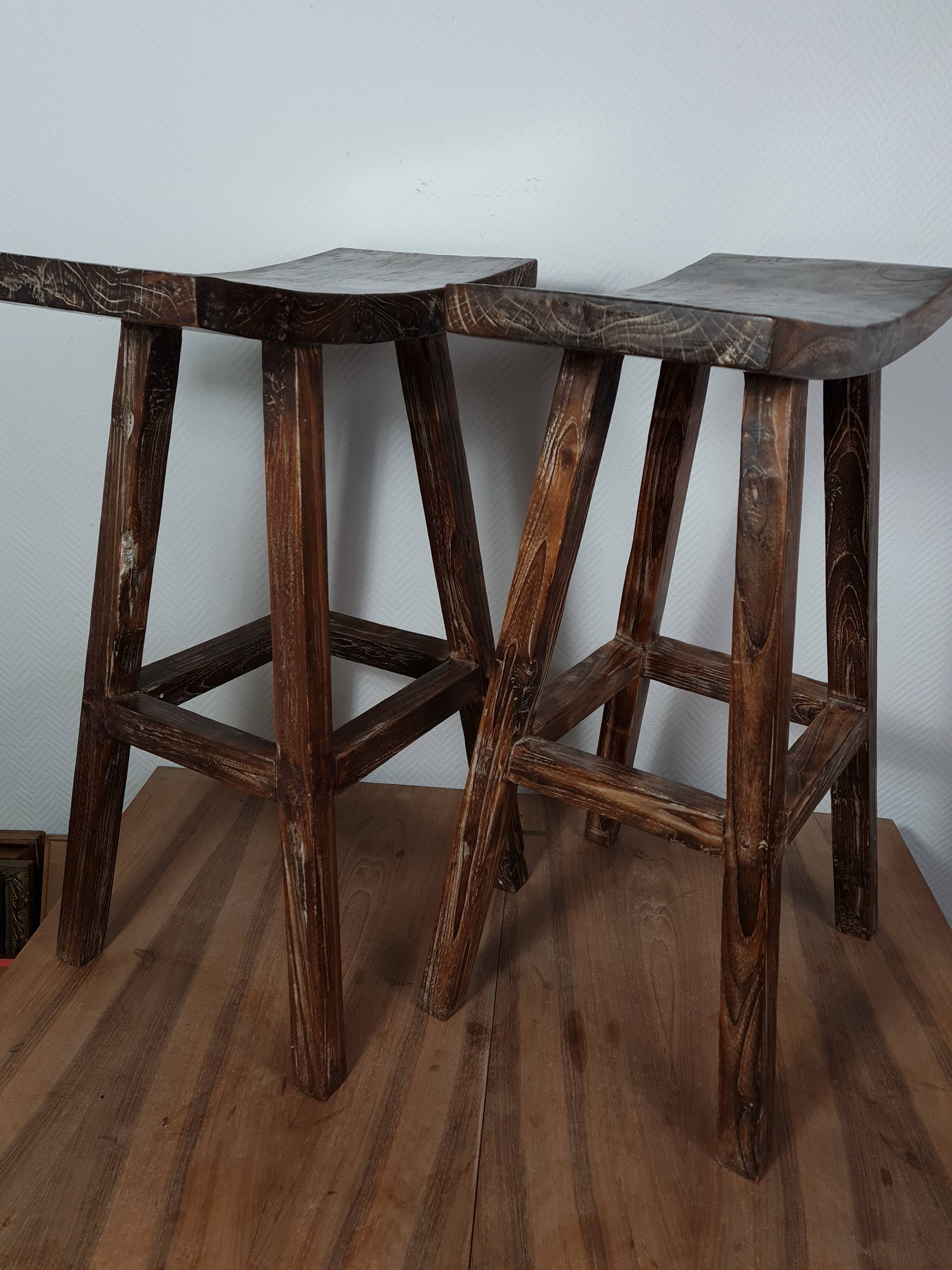 Pair of bar stool in cerused teak beautiful patina 74x50x26 cm.