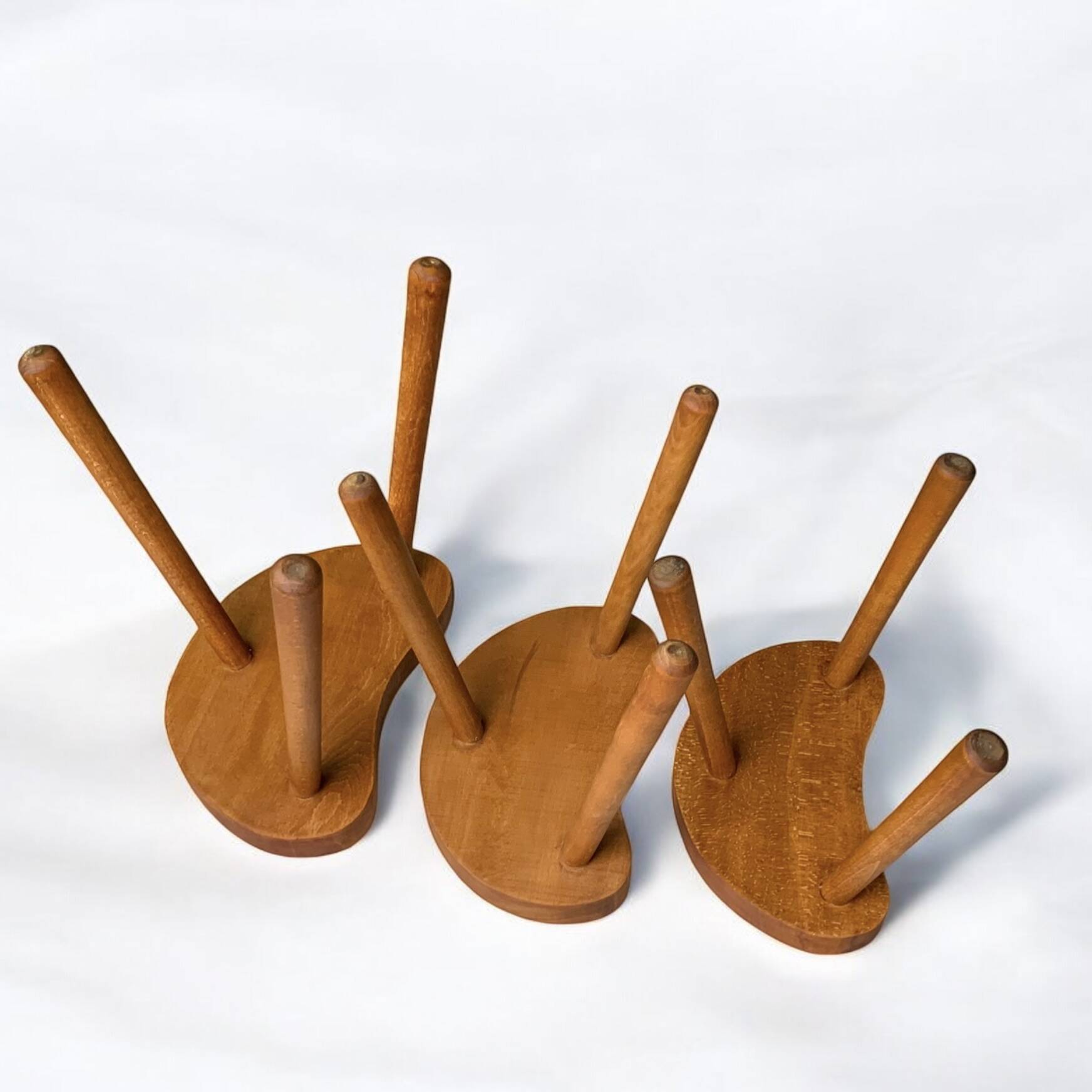 Trio de tables basses " haricot " en bois massif