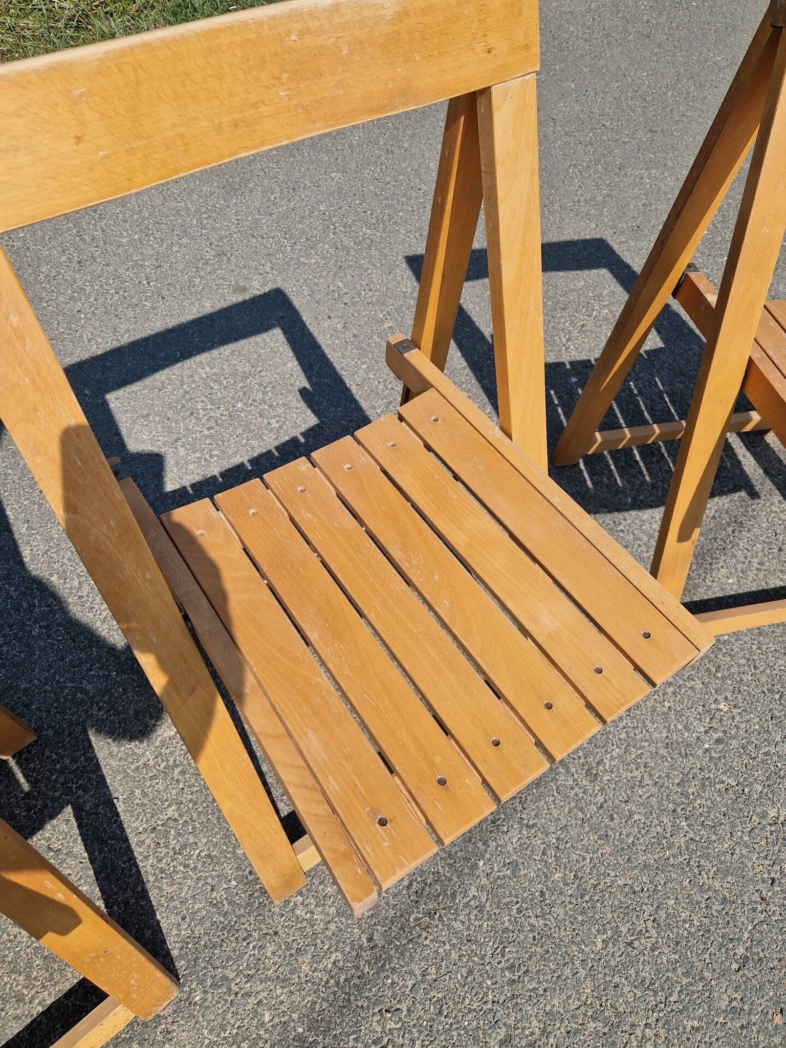 4 chaises pliantes par Aldo Jacober