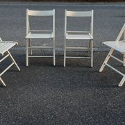 Set of 4 vintage folding chairs.