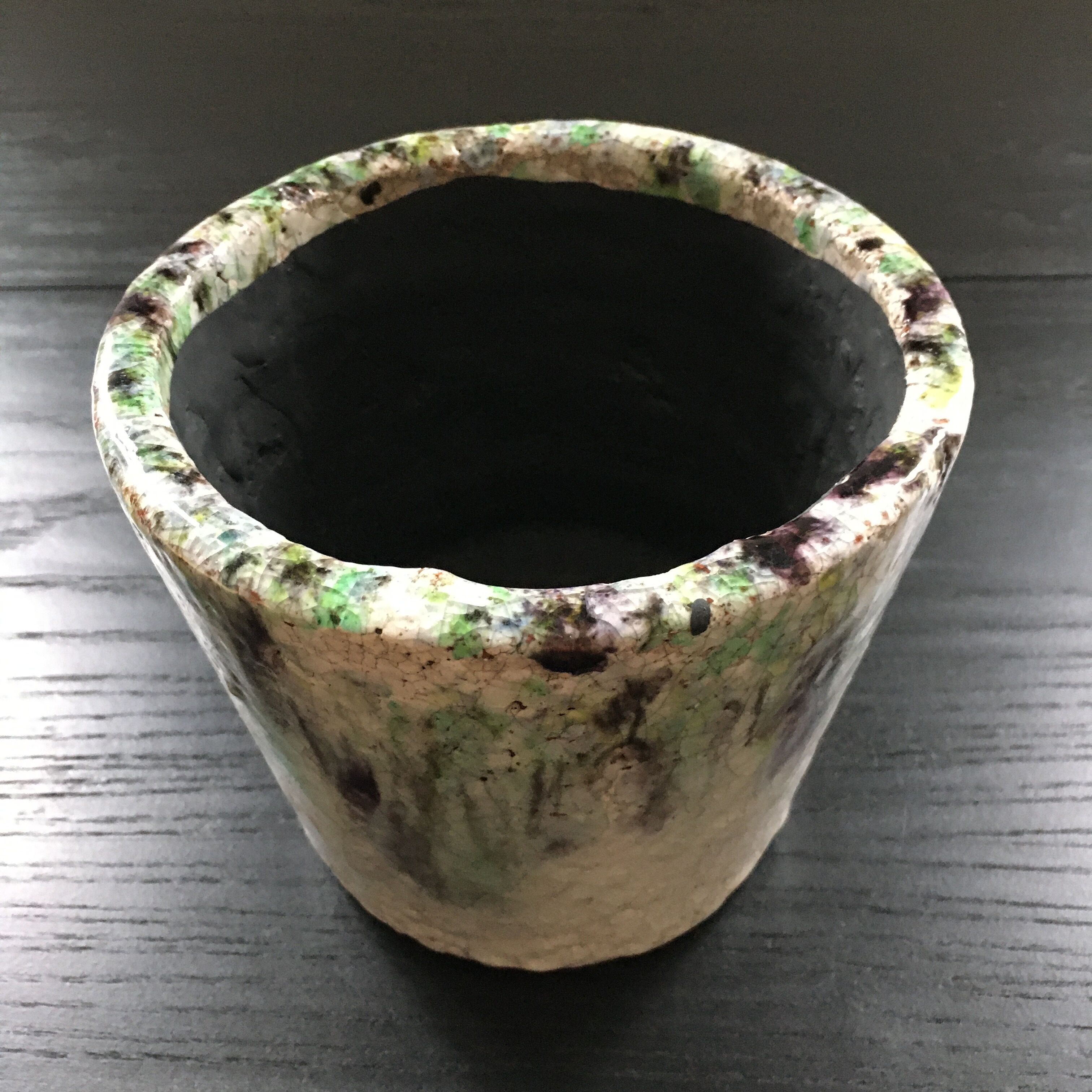 Cracked flowerpot