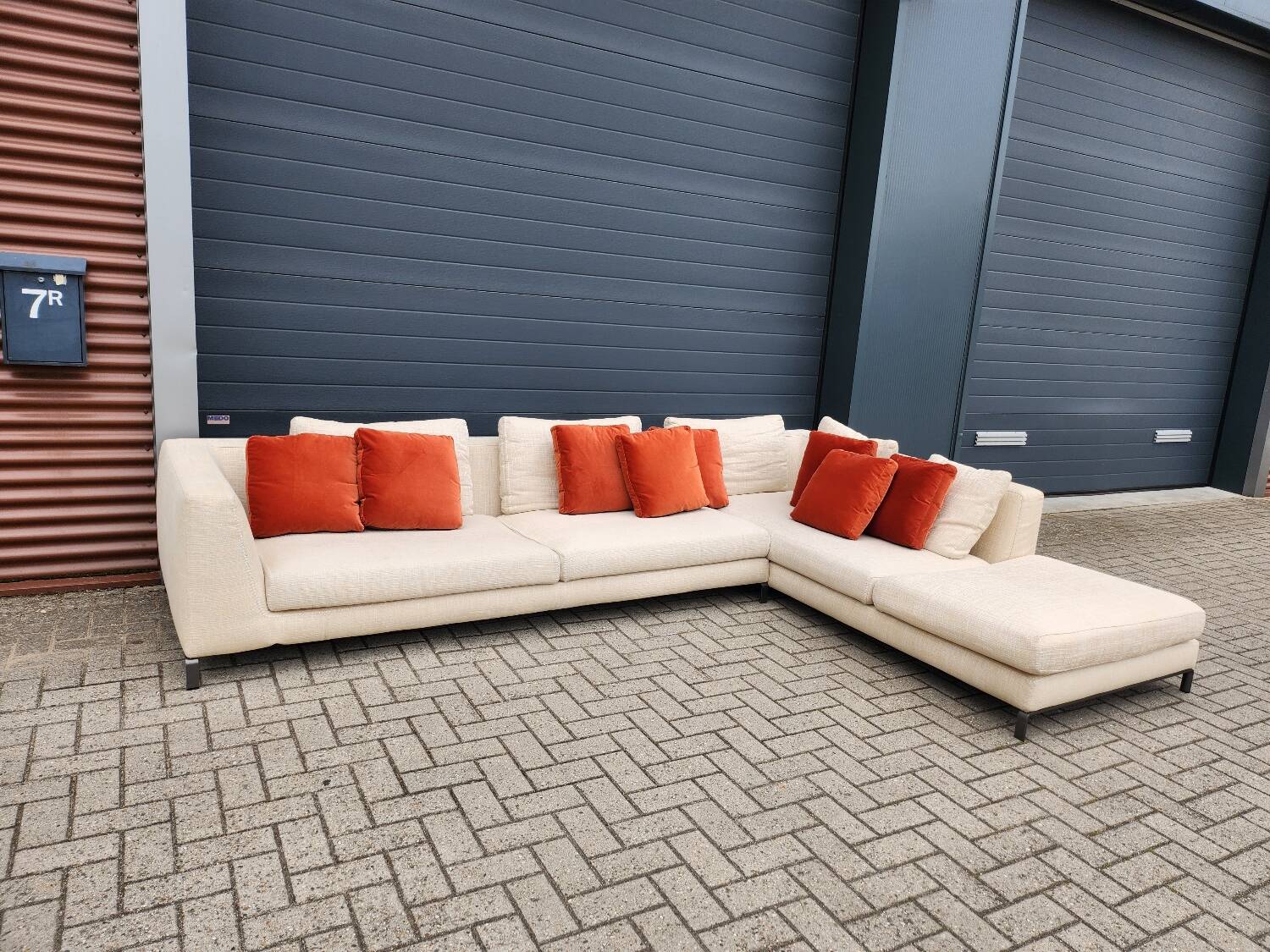 B&B italia - Ray sofa by Antonio Citterio