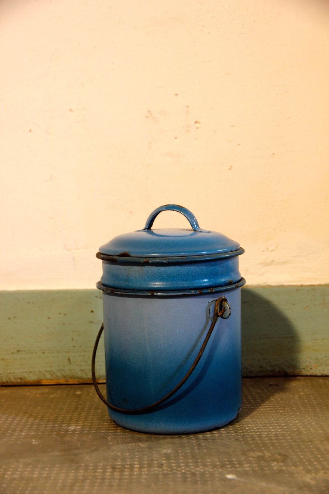 Decorative set of enameled kitchen appliances