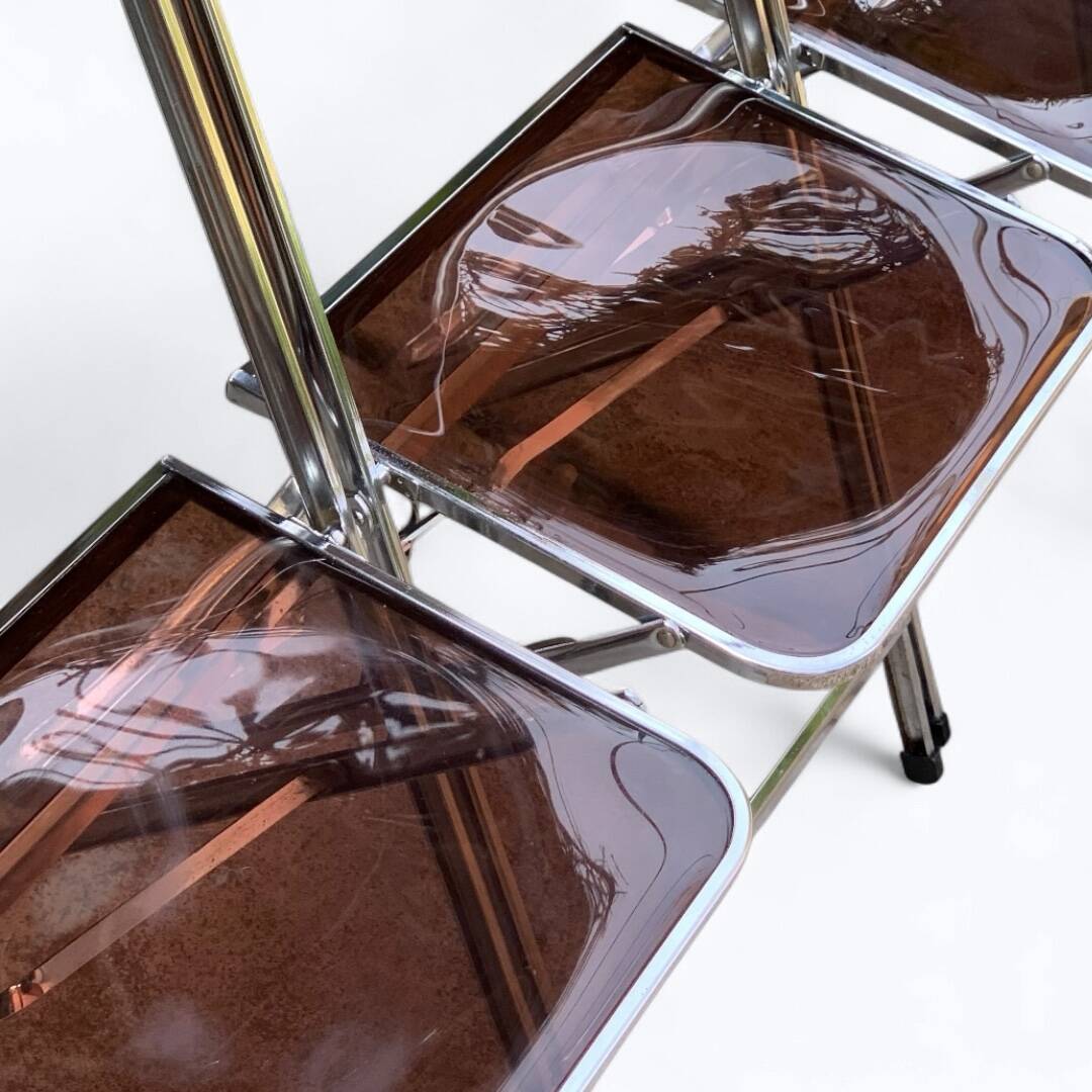 6 chaises pliantes en Plexiglas fumé et métal chrome Chaisor 1970