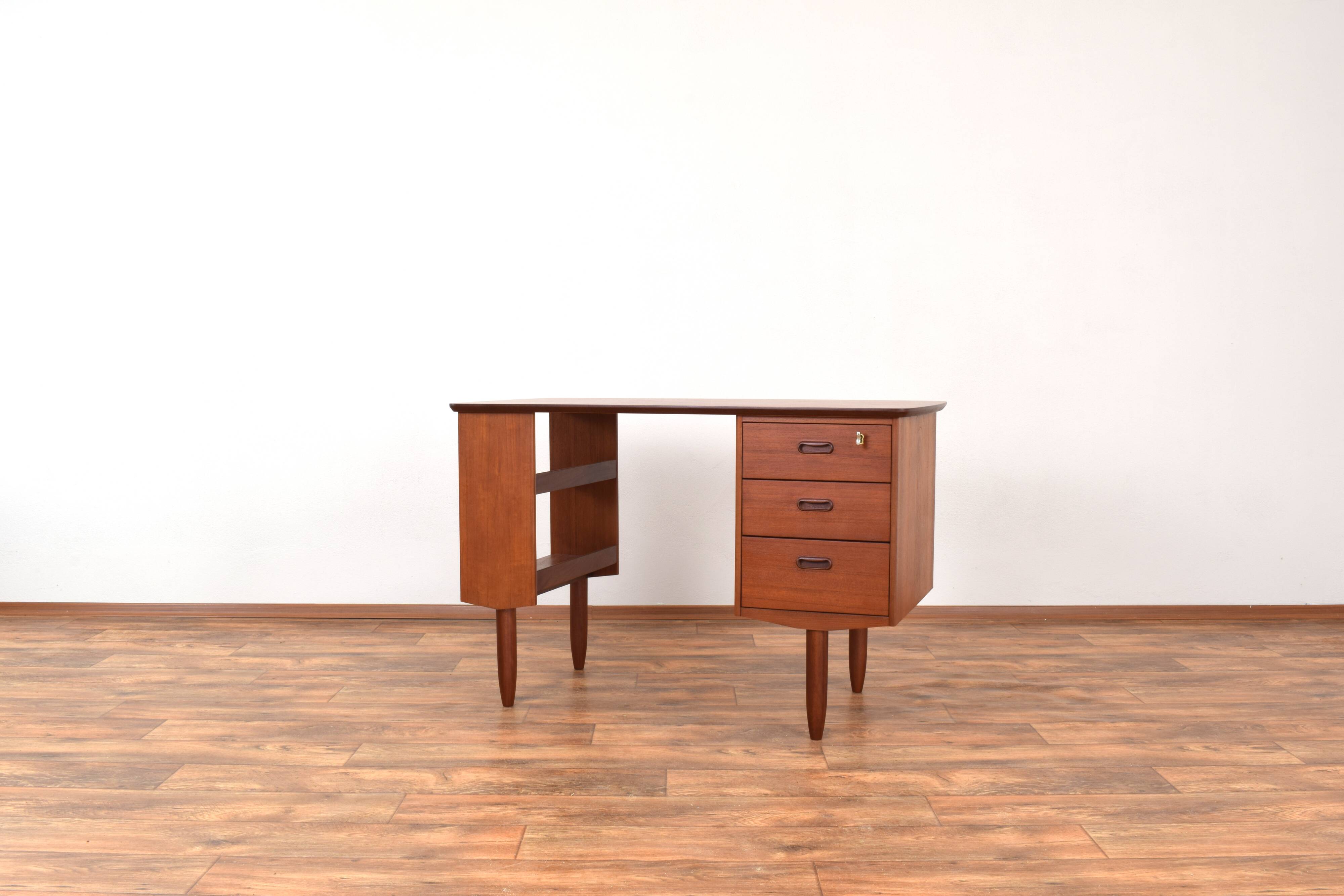 Bureau danois vintage en teck, 1960s