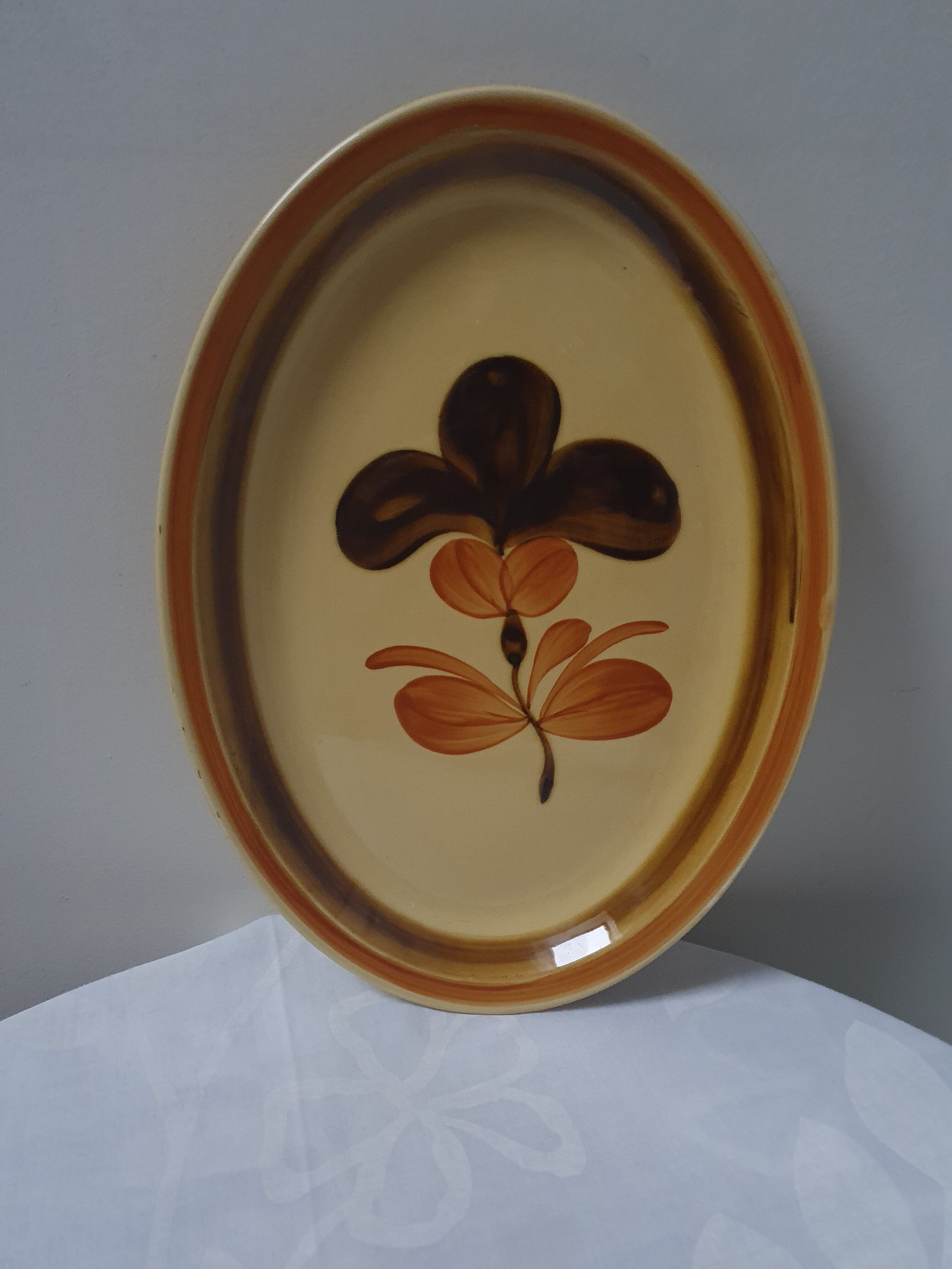 Oval dish