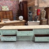 Patinated workshop furniture from the early 20th century.