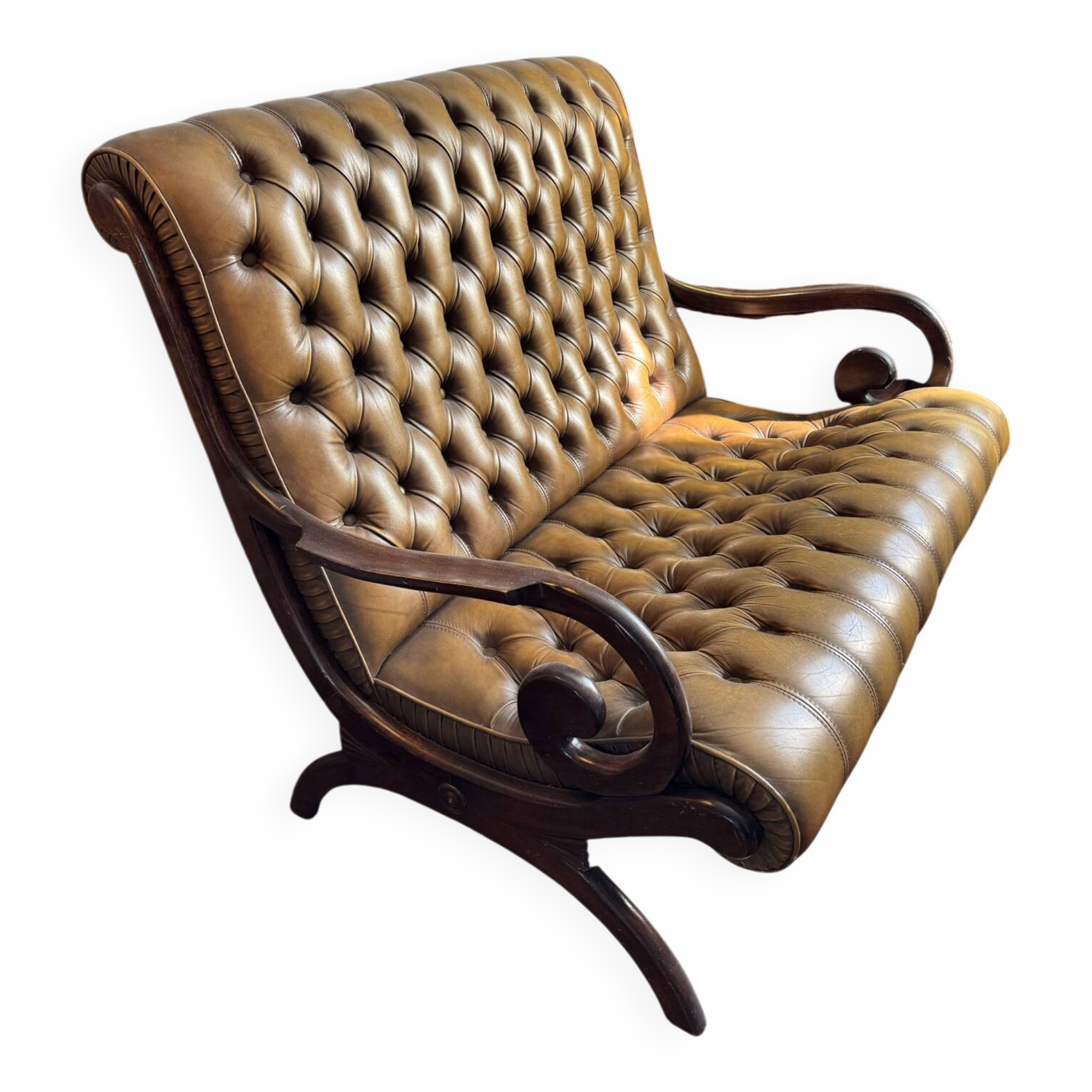 Canapé capitonné style Chesterfield
