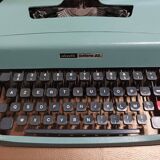 Machine à écrire Olivetti lettera 32