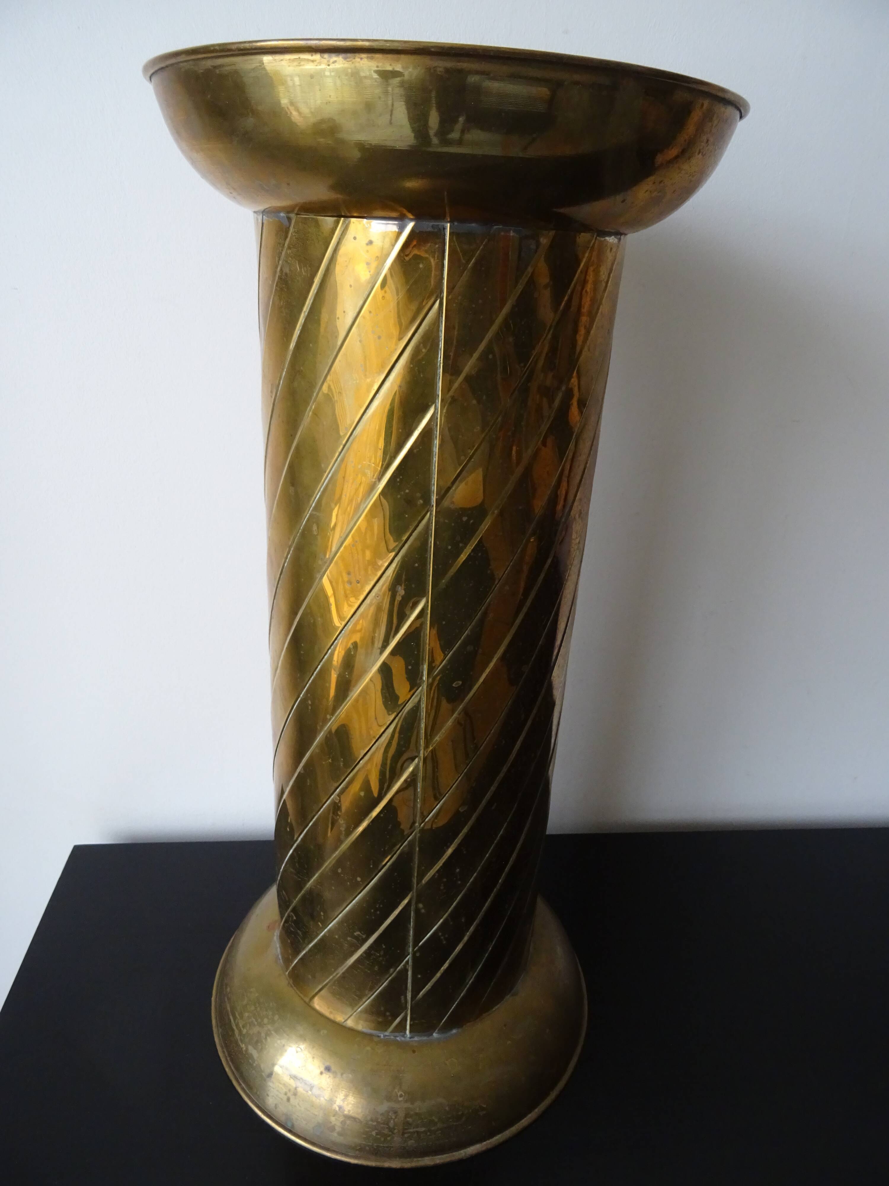 Pedestal column in vintage gilded metal