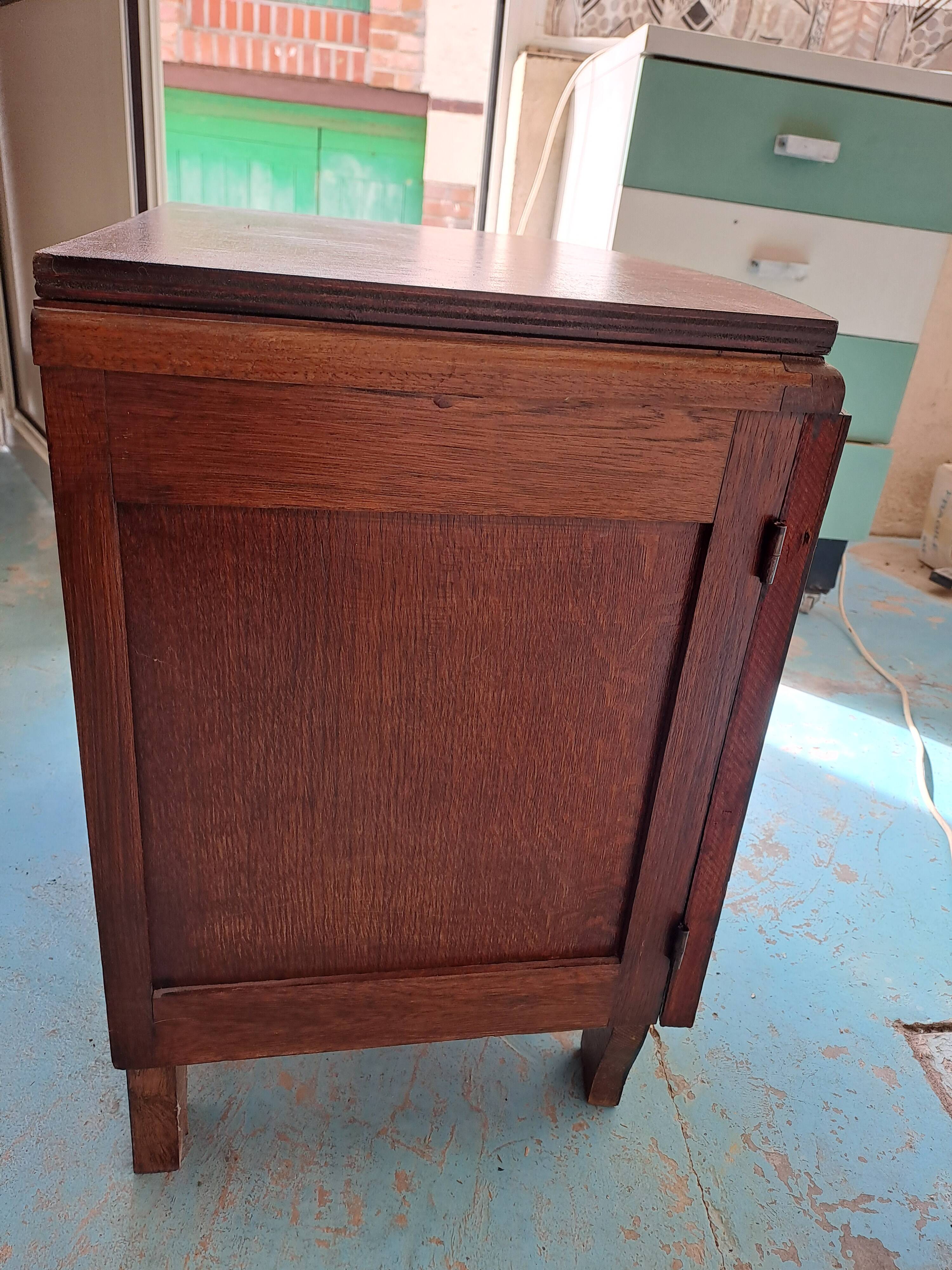 2-section nightstand