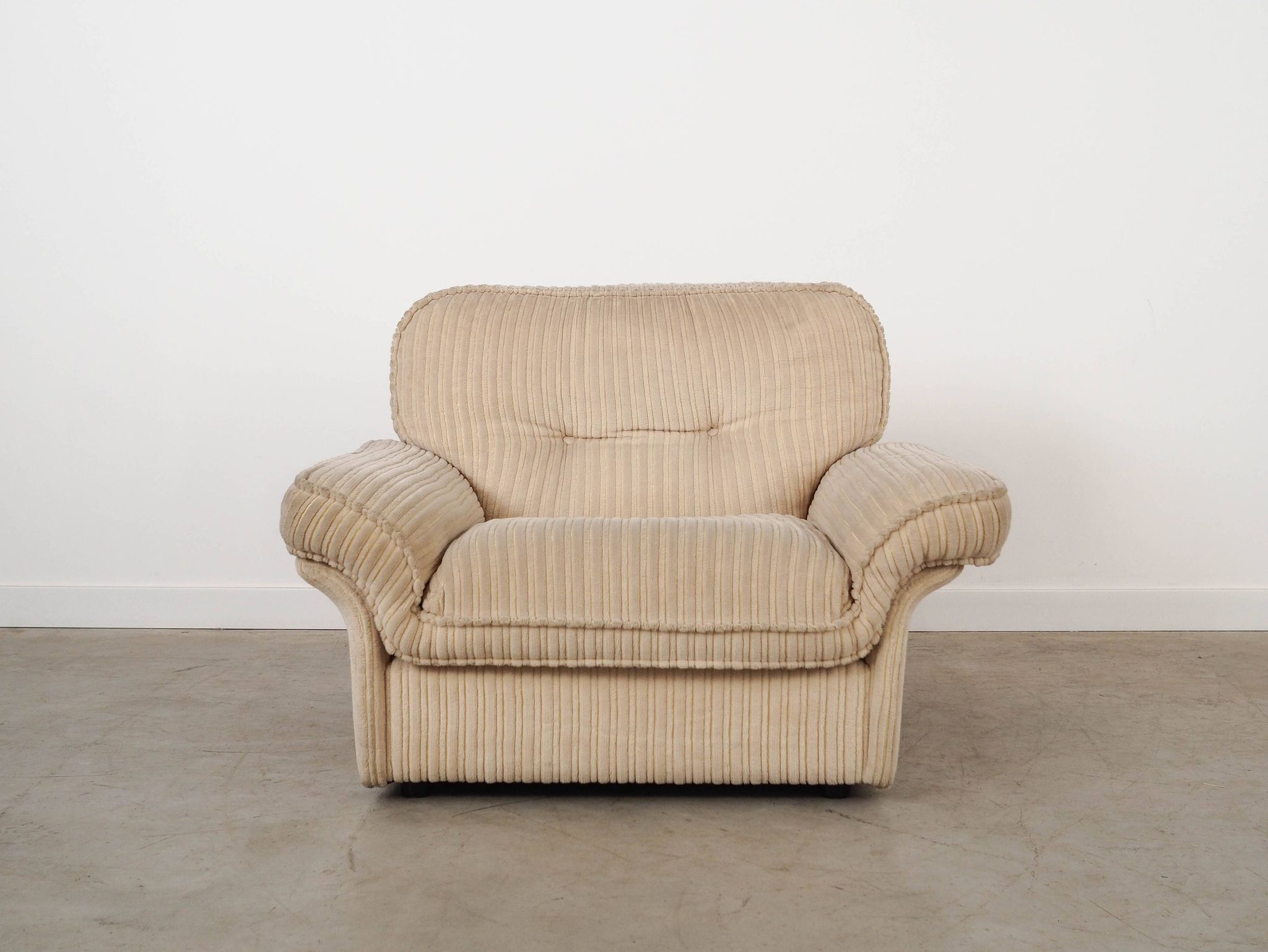 Fauteuil crème Soffio, design italien, années 1970, fabriqué par Doimo.