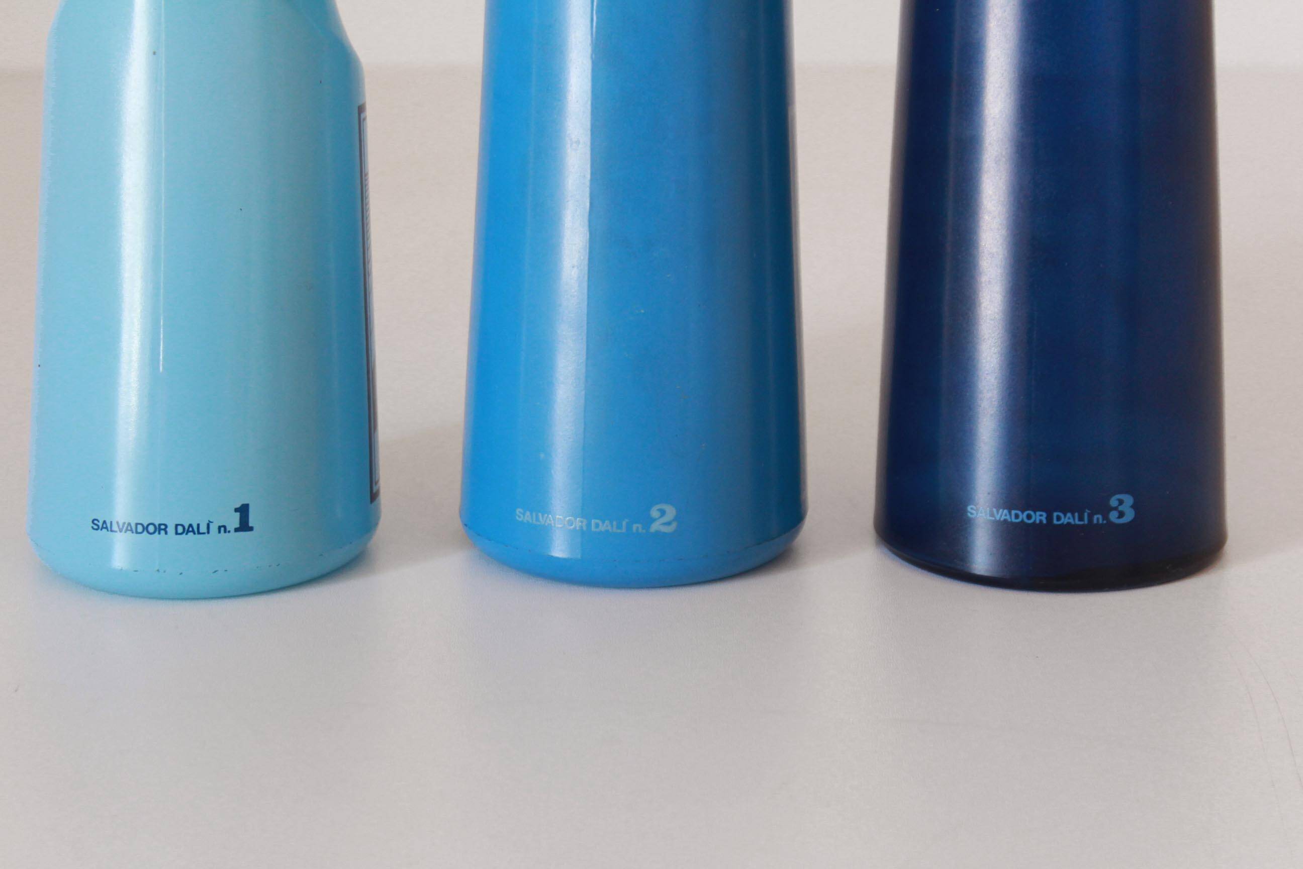 Bouteille vintage, Salvador Dali pour Rosso Antico Ltd, Italie années 1970, ensemble de trois