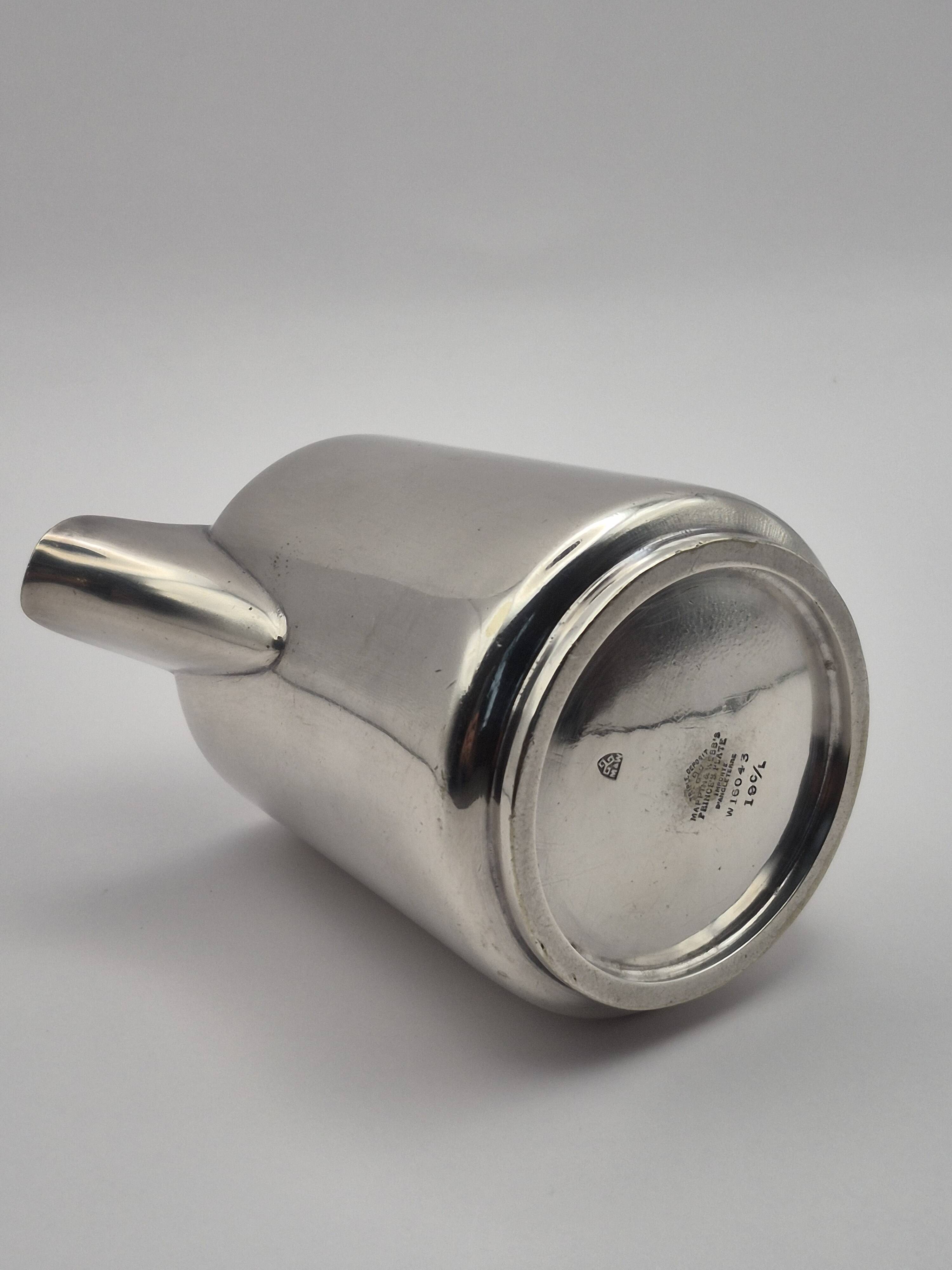 Superb vintage cream jug from the prestigious silversmithing house.