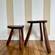 Paire de tabourets tripodes anciens