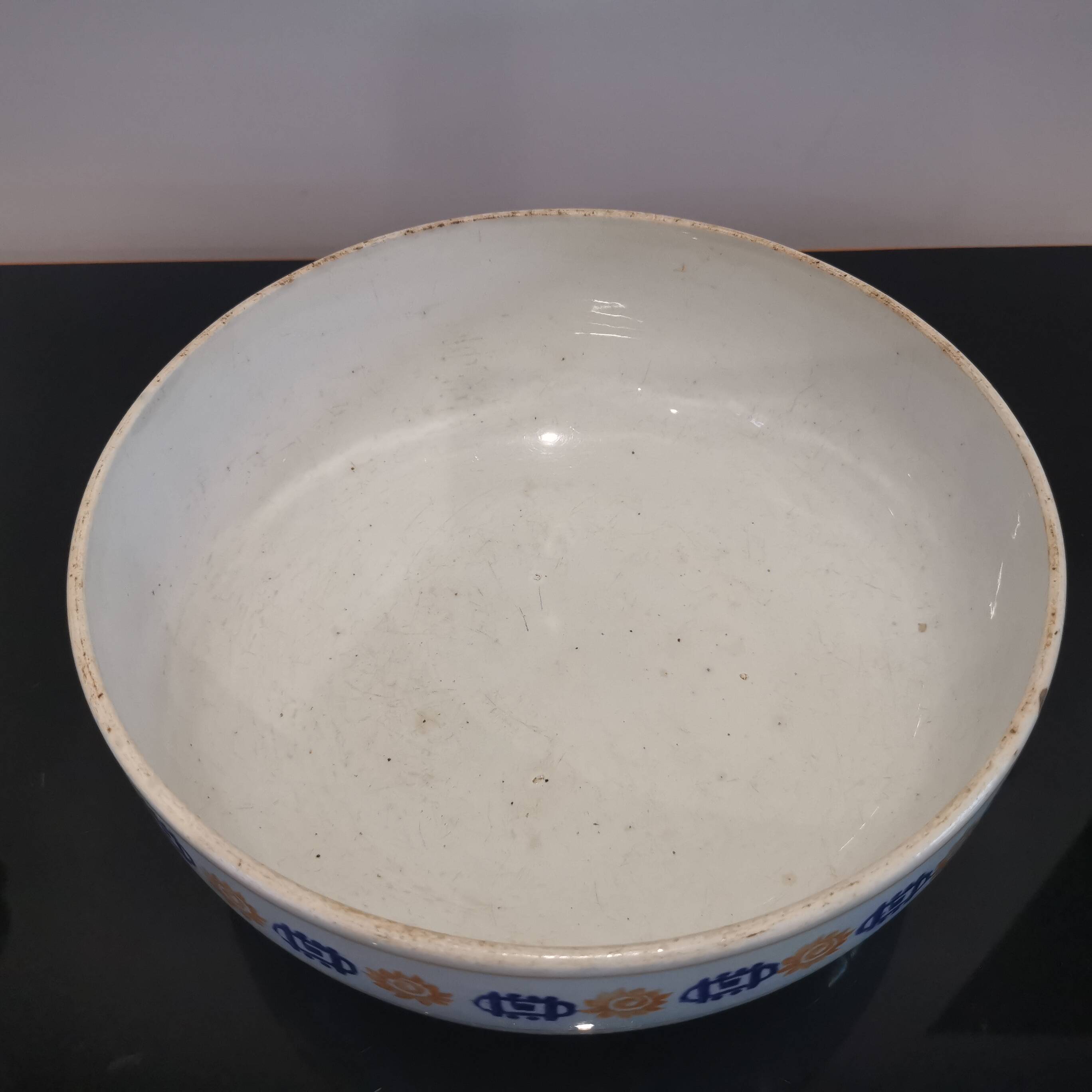 St amand beige earthenware salad bowl, yellow ocher and indigo blue frieze