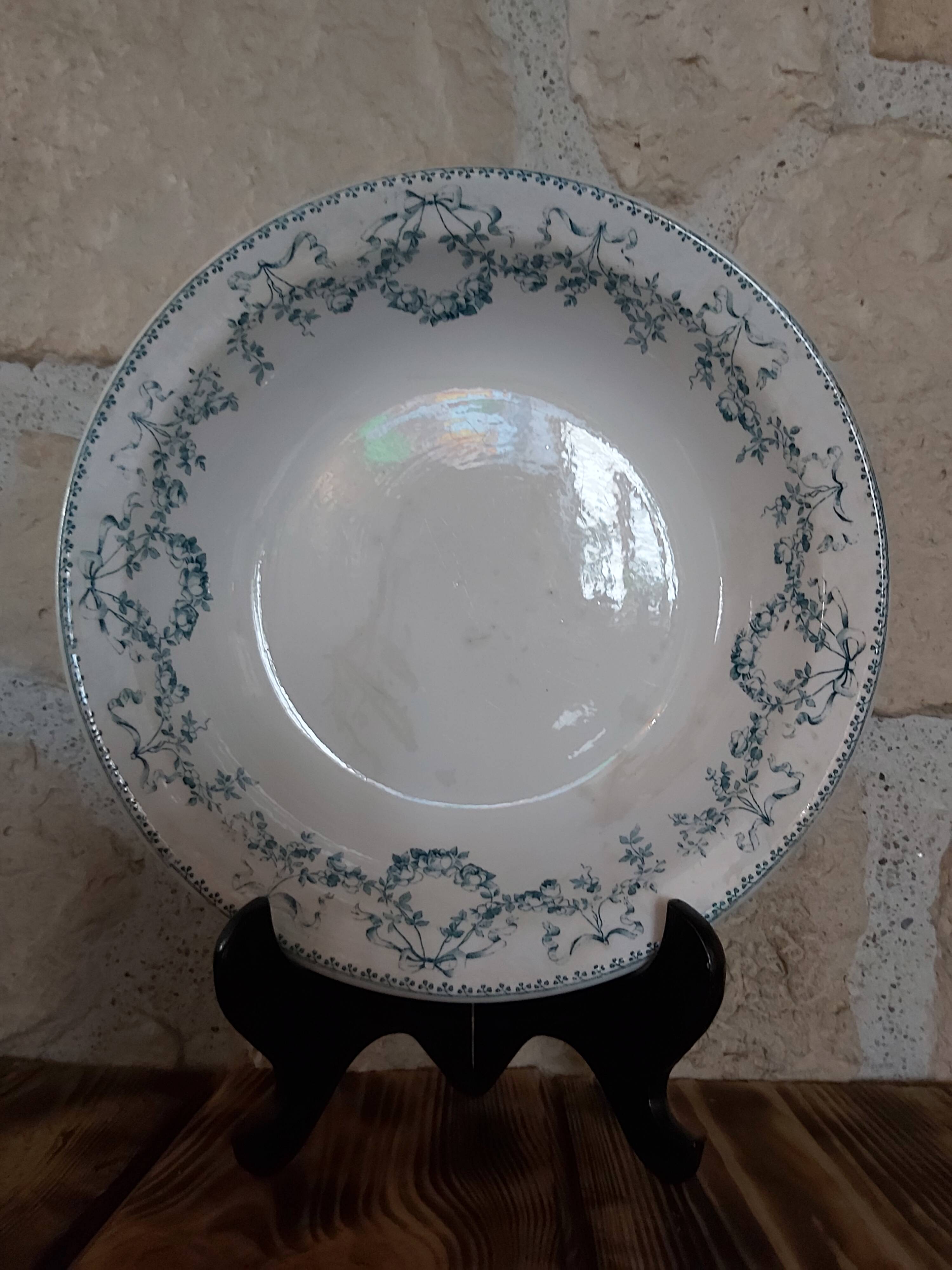 Hollow round dish Sarreguemines
