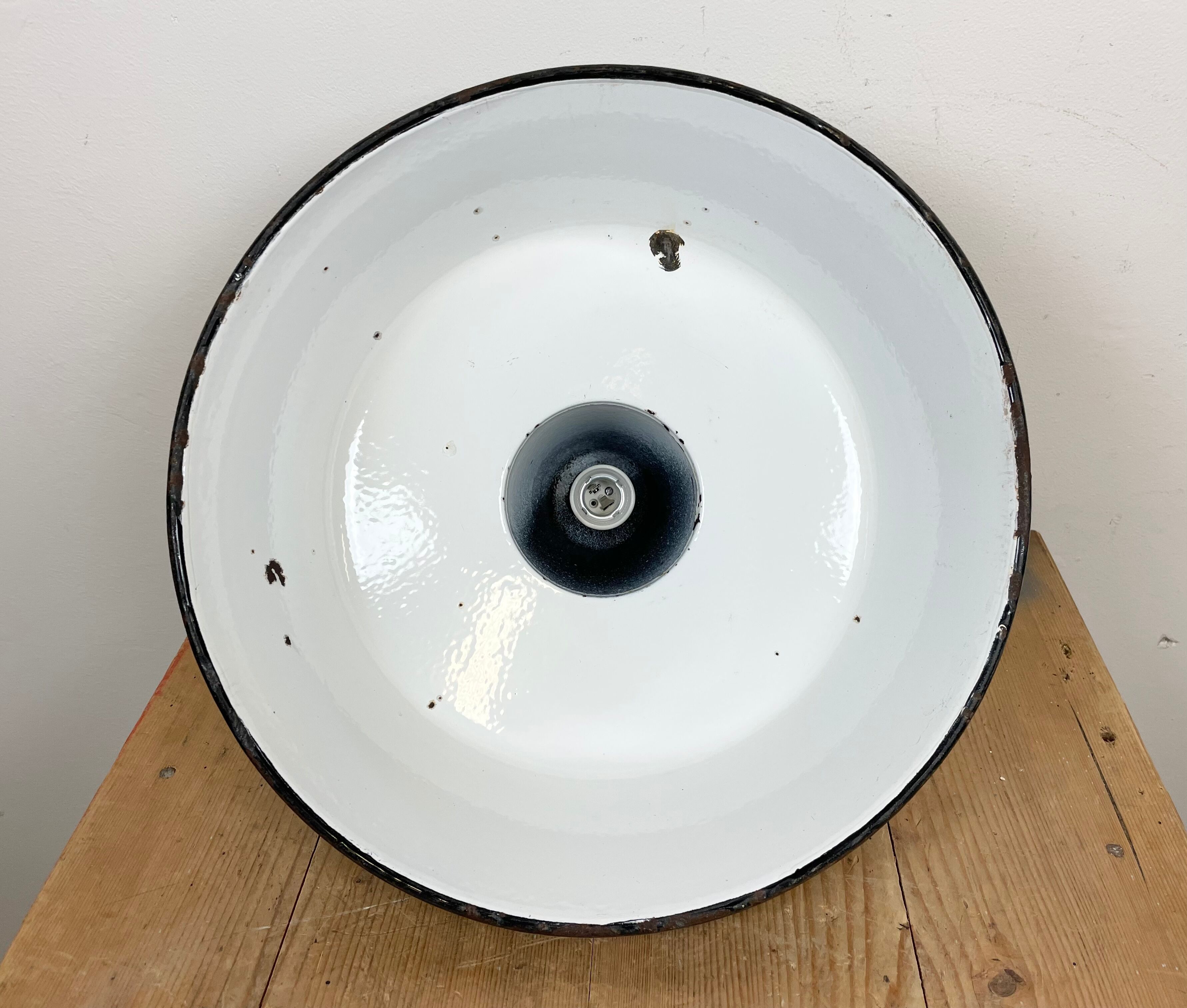 Lampe d'usine industrielle en émail vert, années 1960