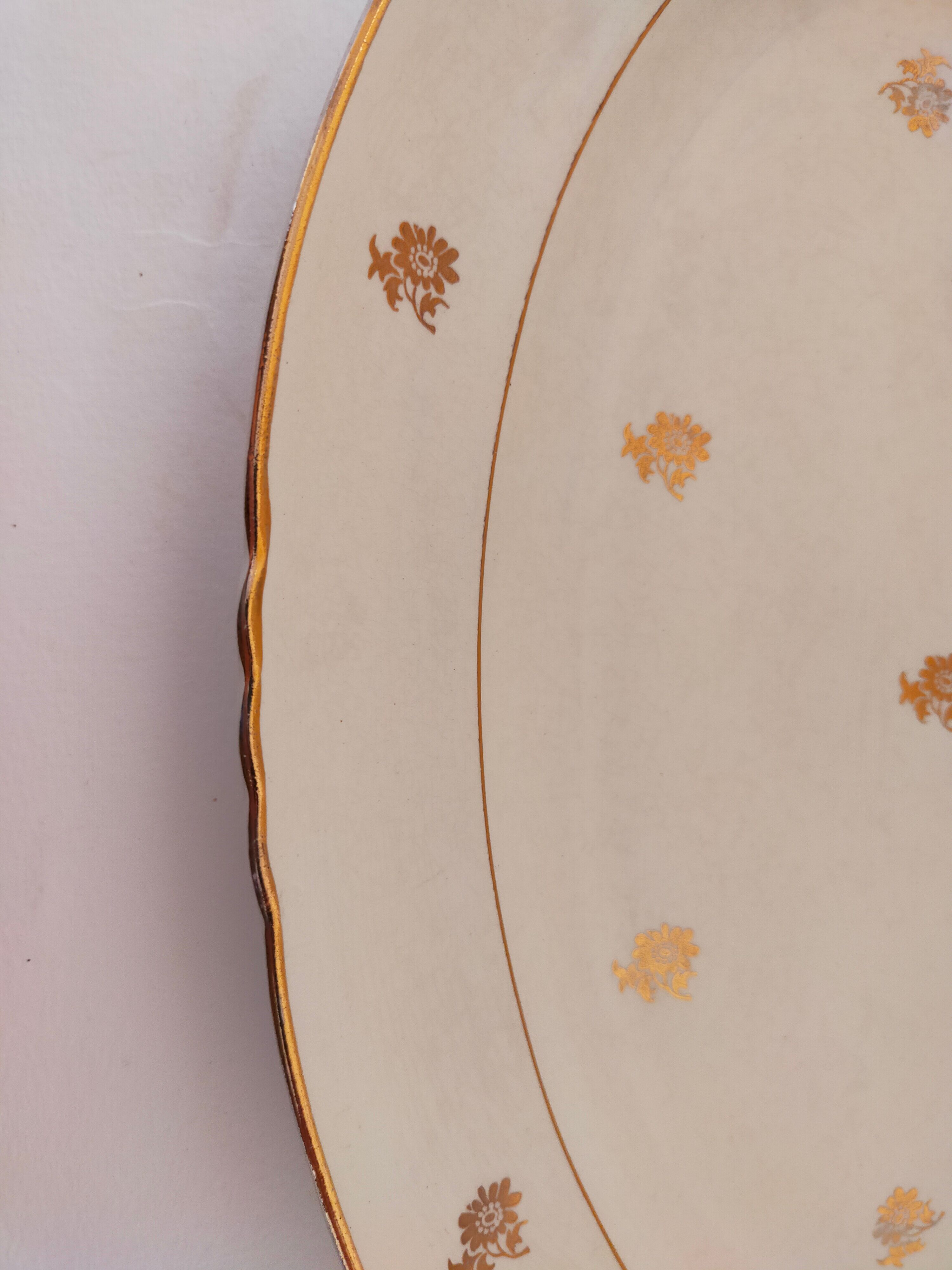 Moulin des loups serving dish